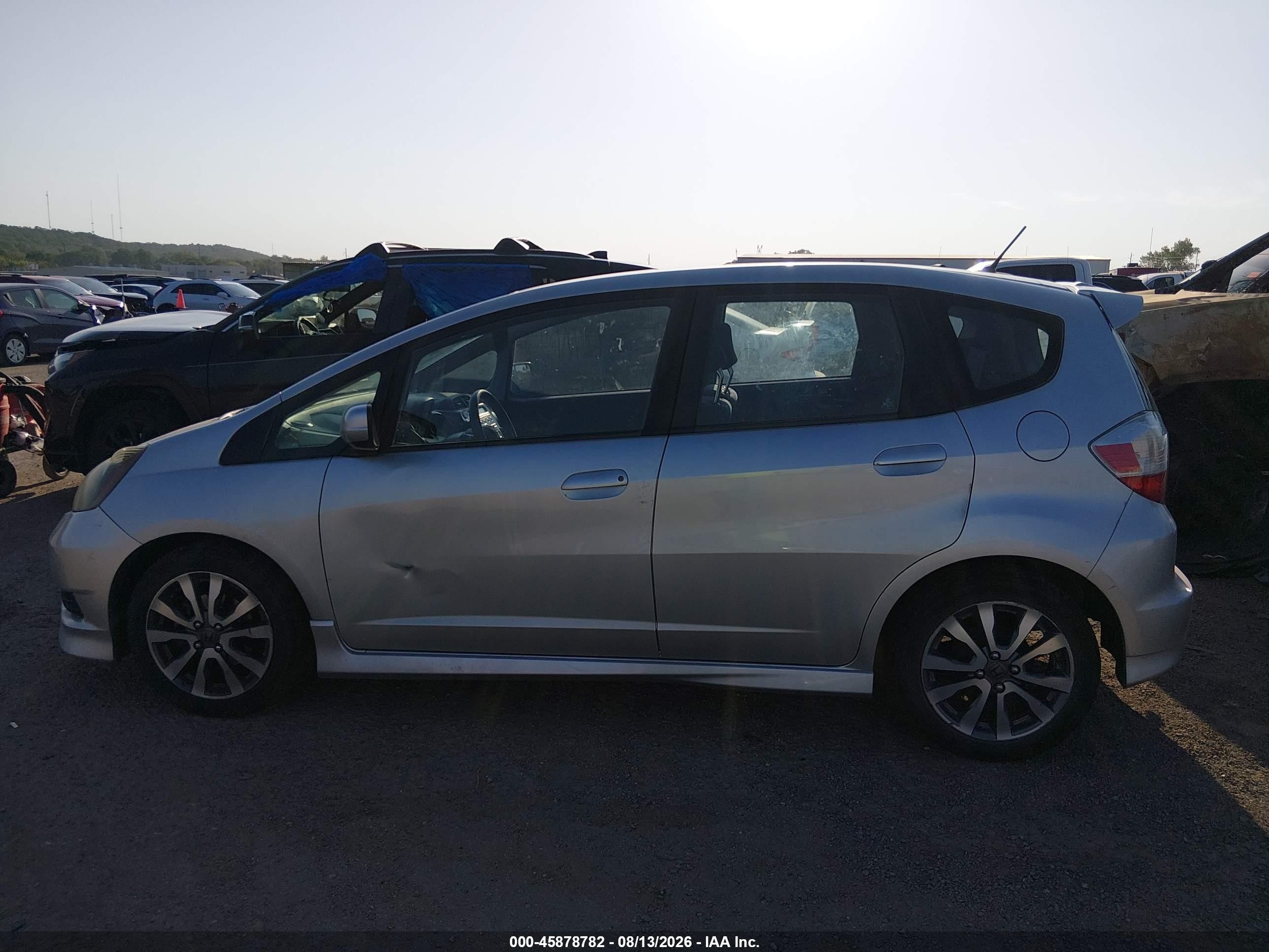 2013 Honda Fit Sport Silver vin: JHMGE8H59DC004257