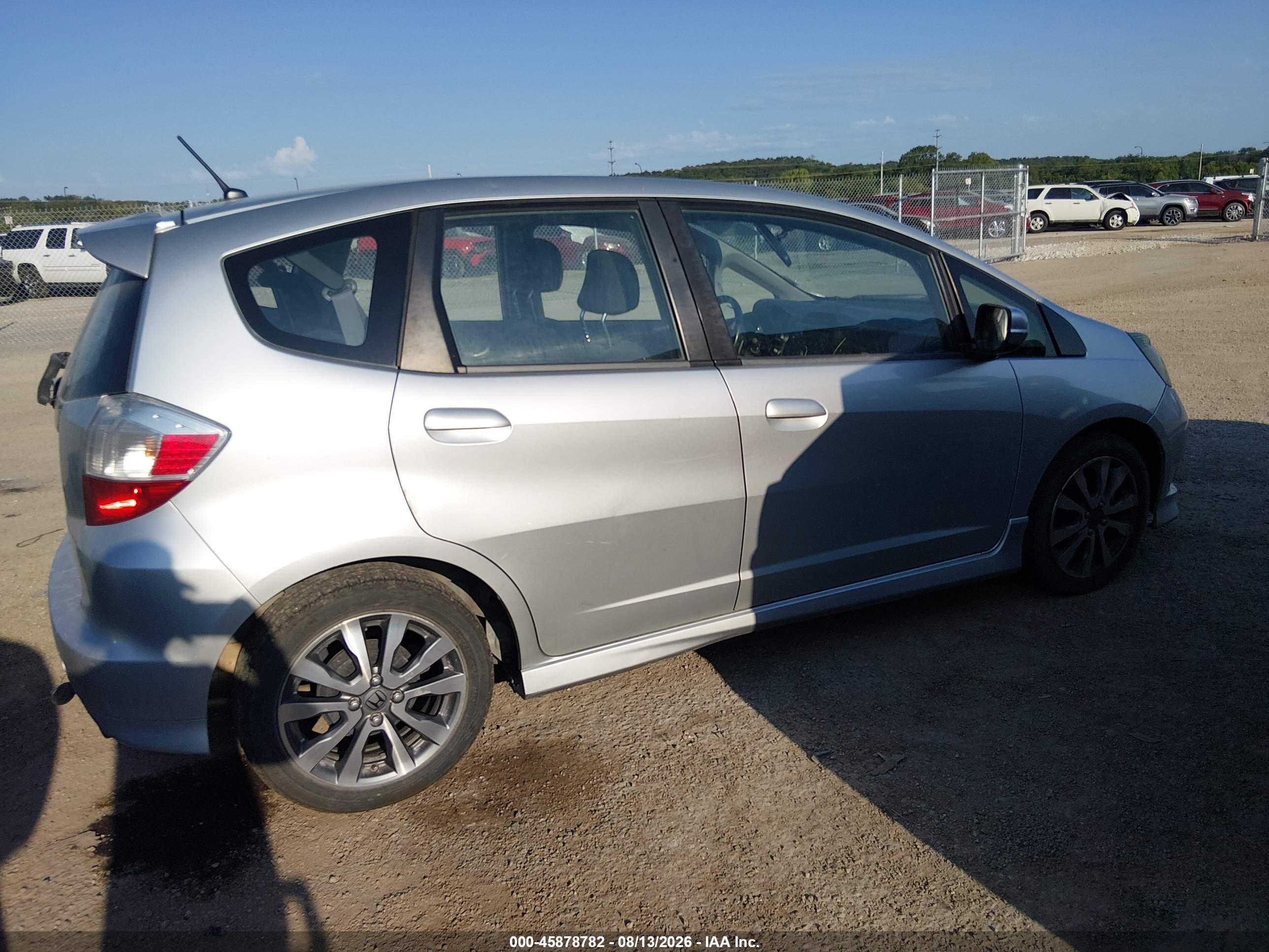 2013 Honda Fit Sport Silver vin: JHMGE8H59DC004257