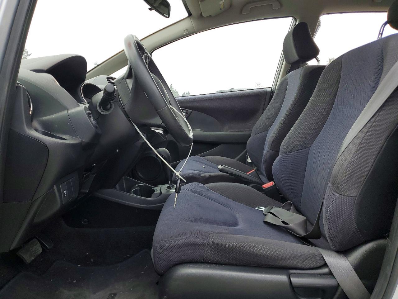 2013 Honda Fit Sport Silver vin: JHMGE8H59DC014660