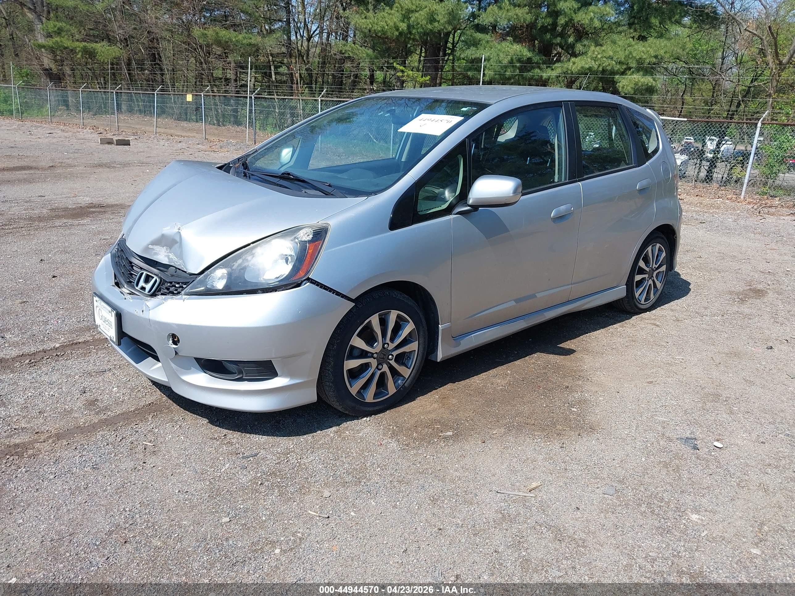 2013 Honda Fit Sport Silver vin: JHMGE8H59DC024394