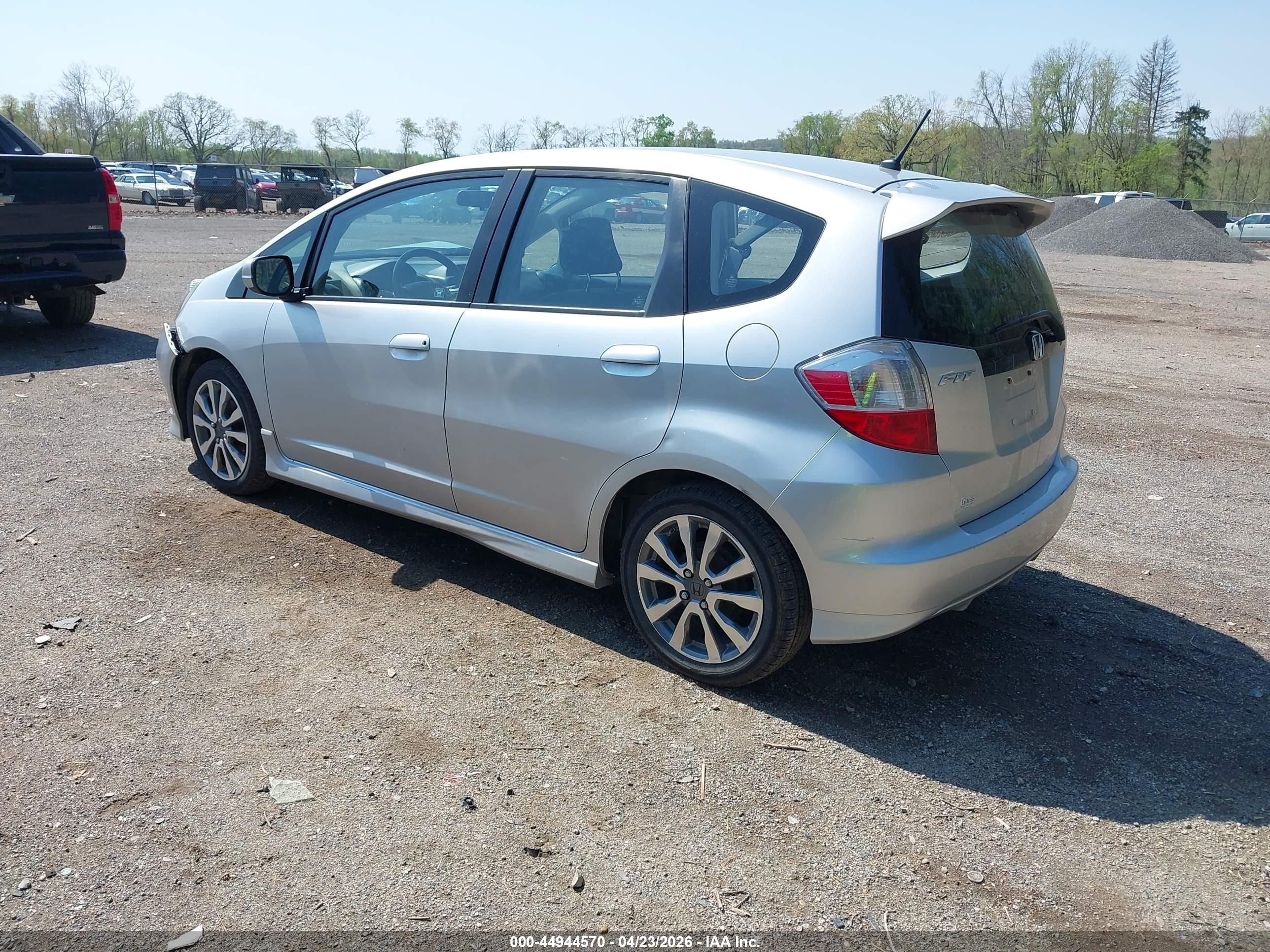 2013 Honda Fit Sport Silver vin: JHMGE8H59DC024394