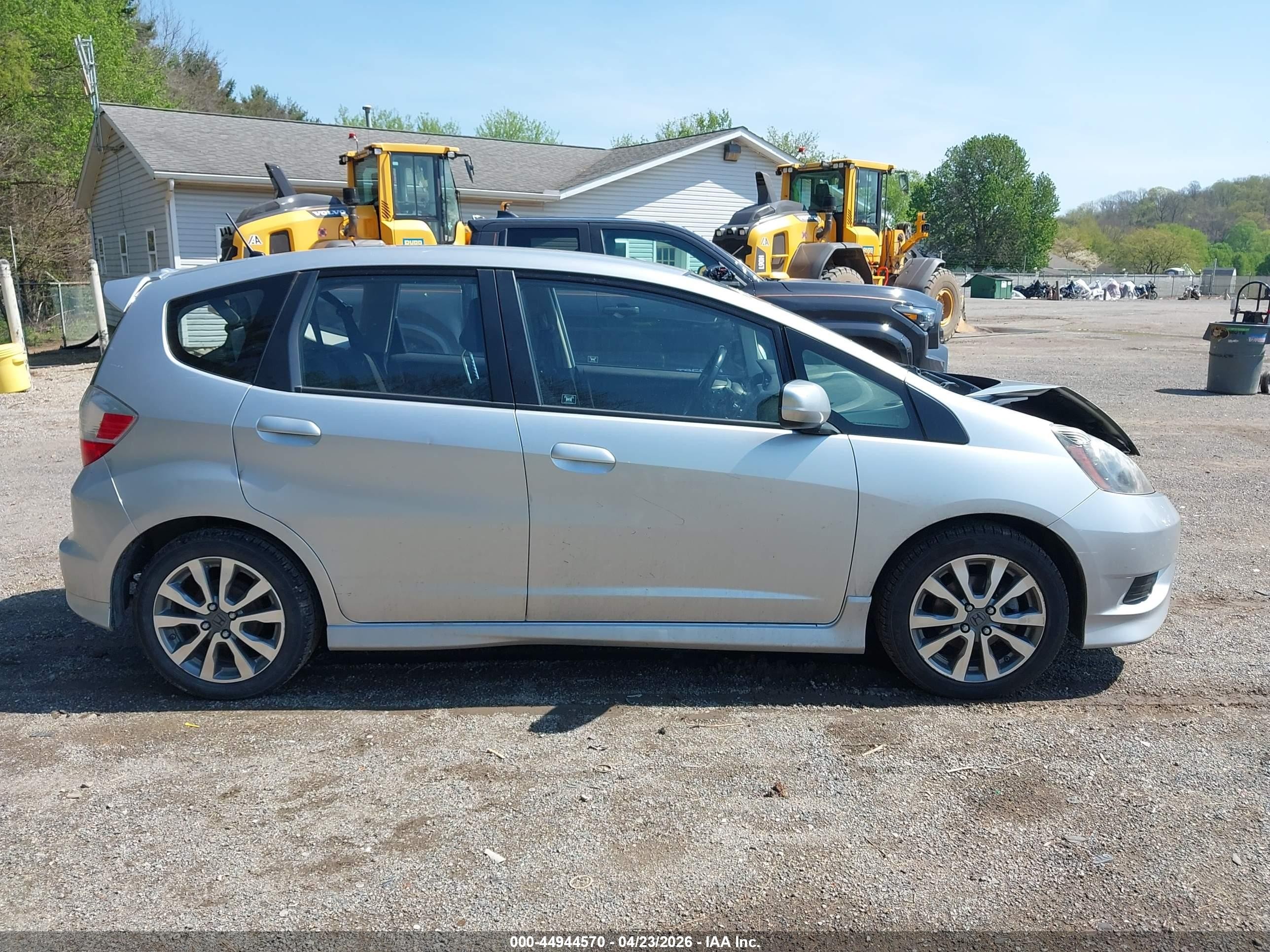 2013 Honda Fit Sport Silver vin: JHMGE8H59DC024394