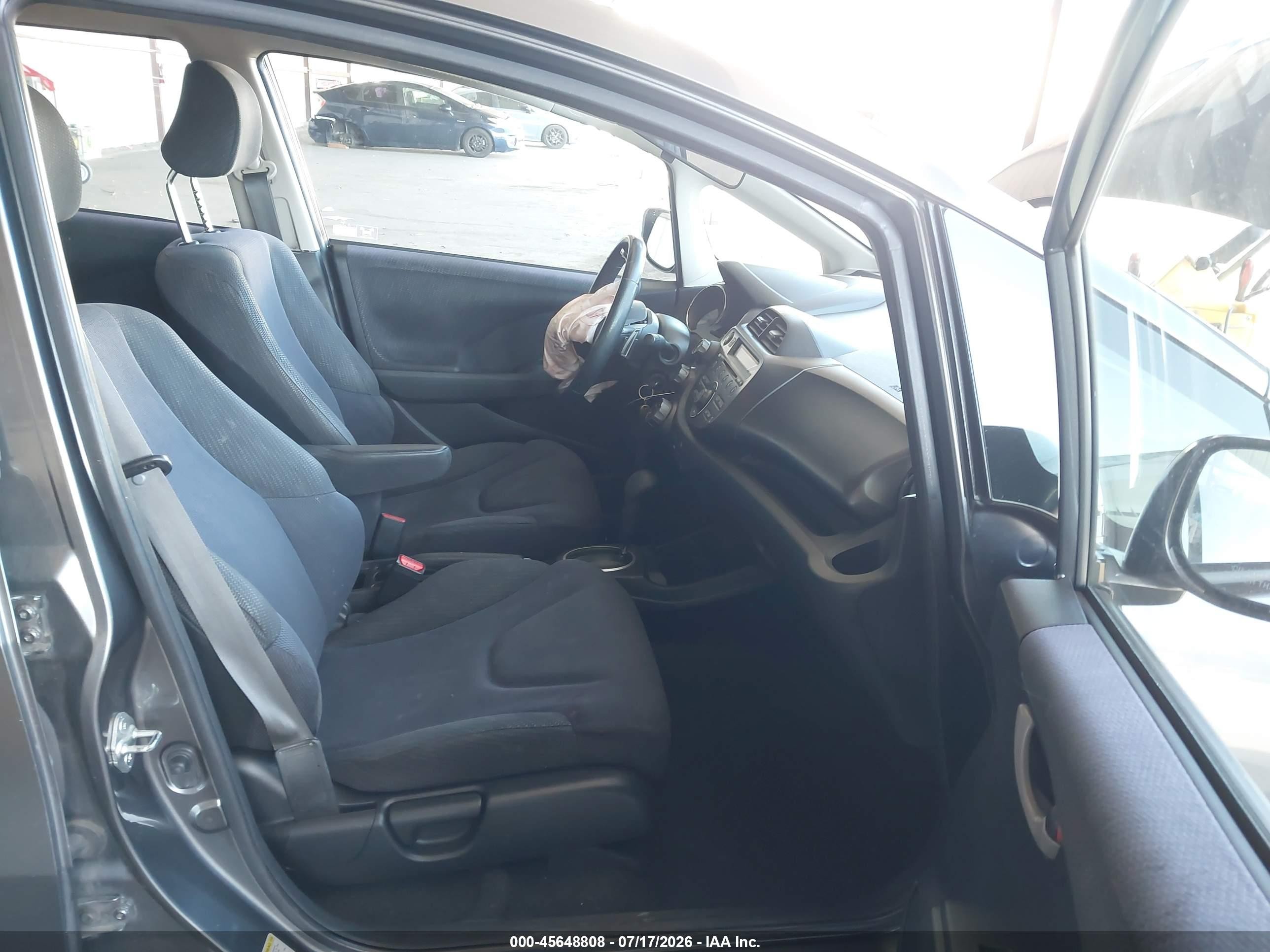 2013 Honda Fit Sport Gray vin: JHMGE8H59DC036464