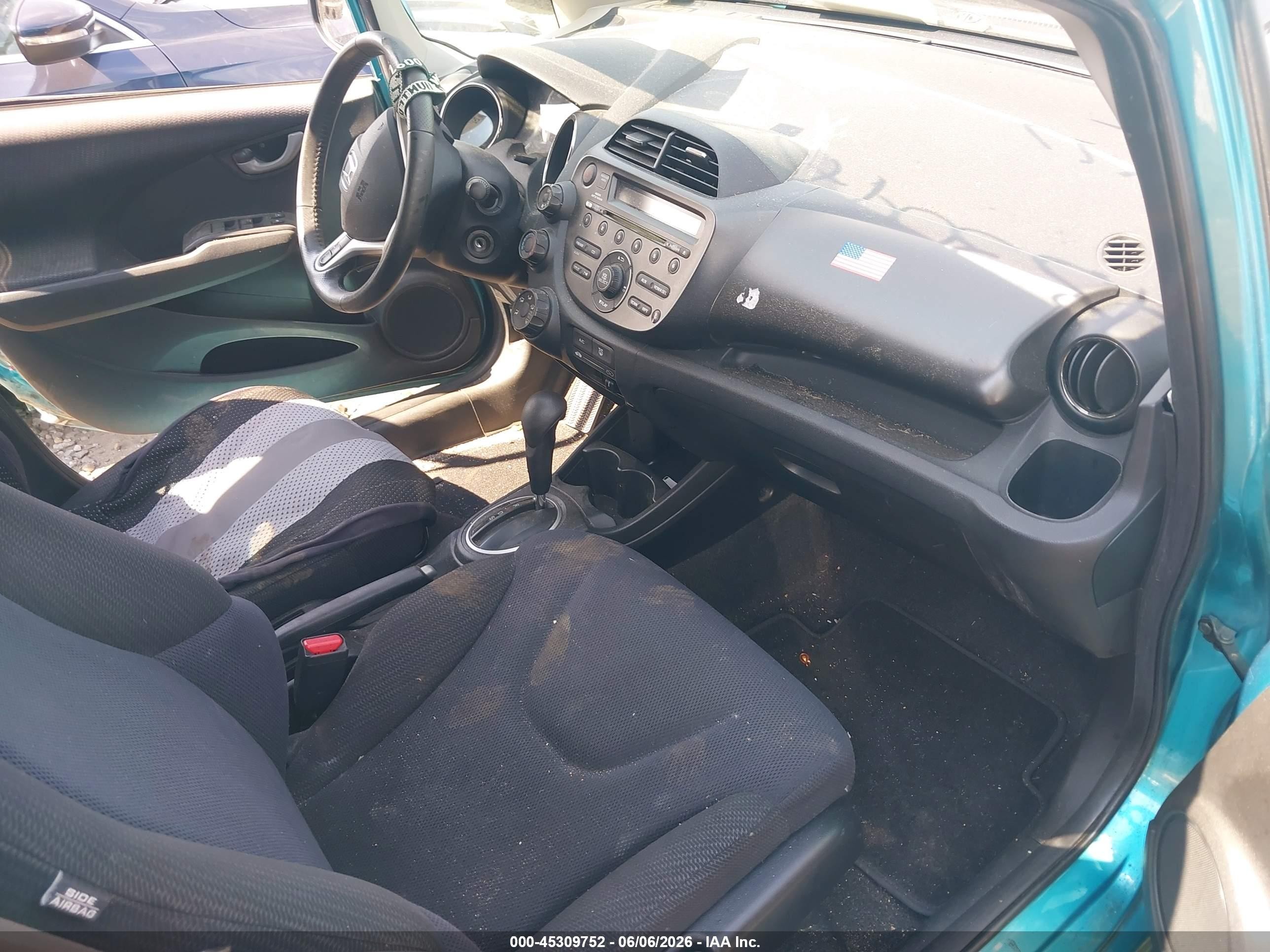 2013 Honda Fit Sport Turquoise vin: JHMGE8H59DC062370