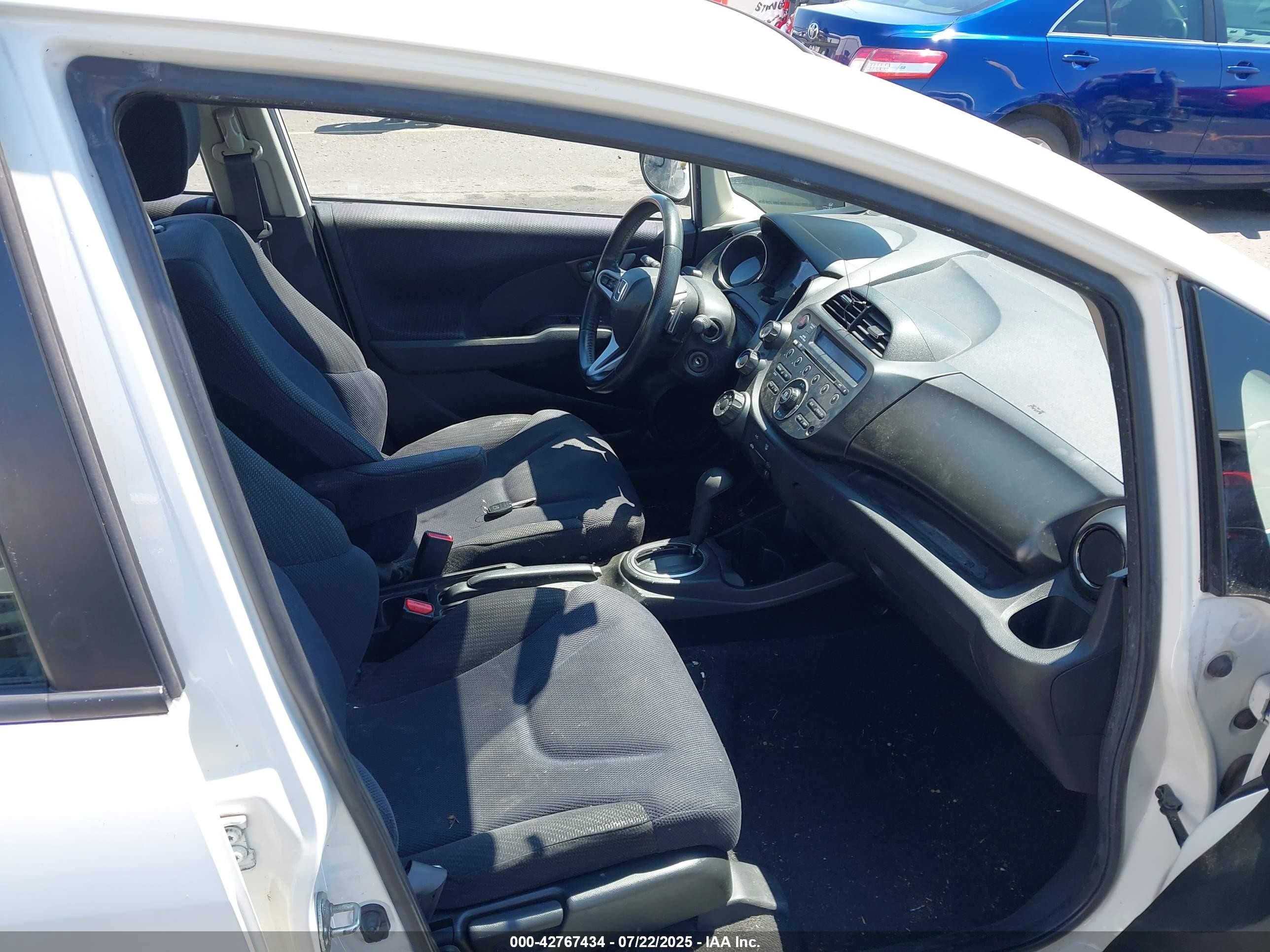 2013 Honda Fit Sport White vin: JHMGE8H59DC074101