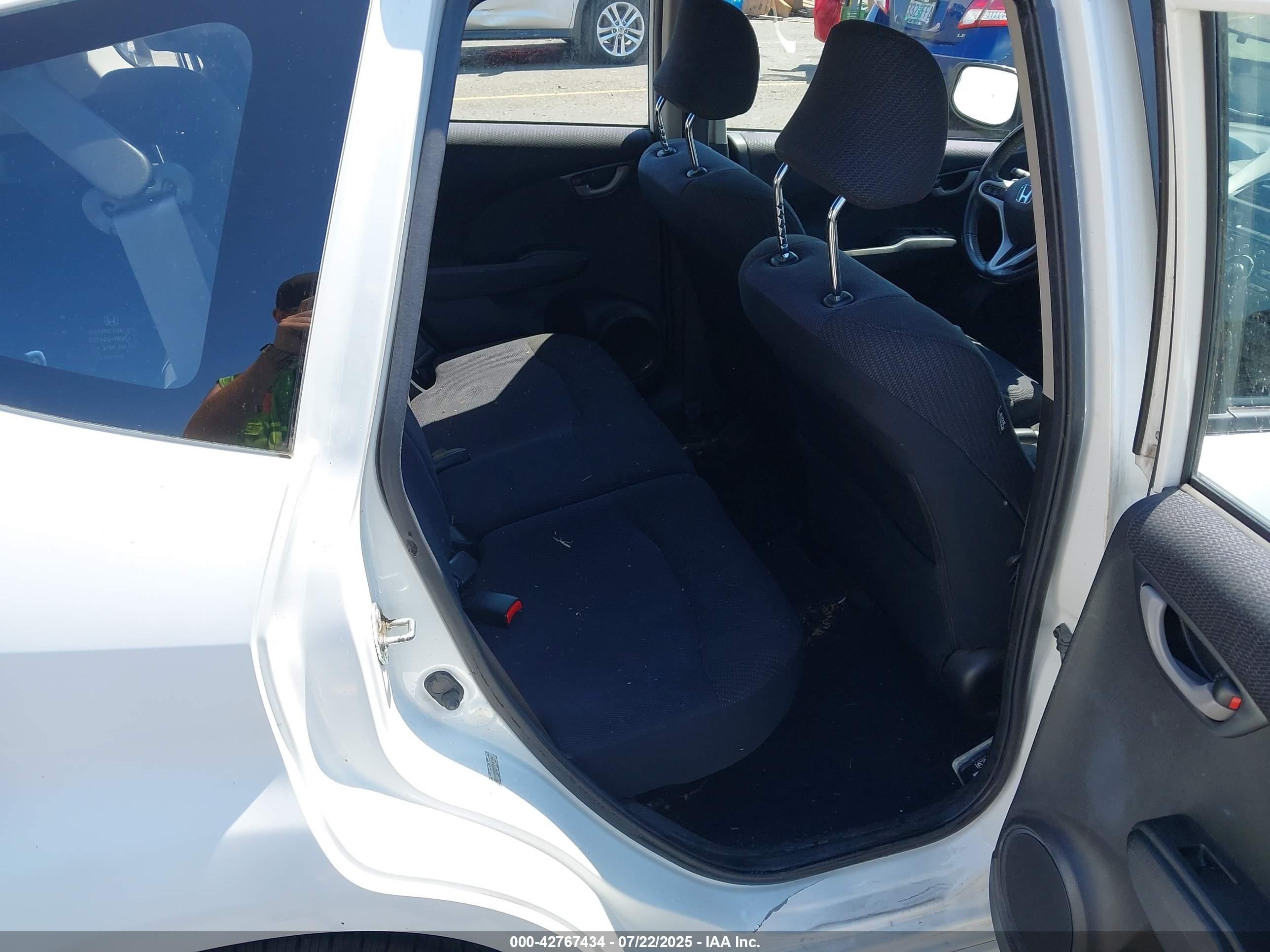 2013 Honda Fit Sport White vin: JHMGE8H59DC074101
