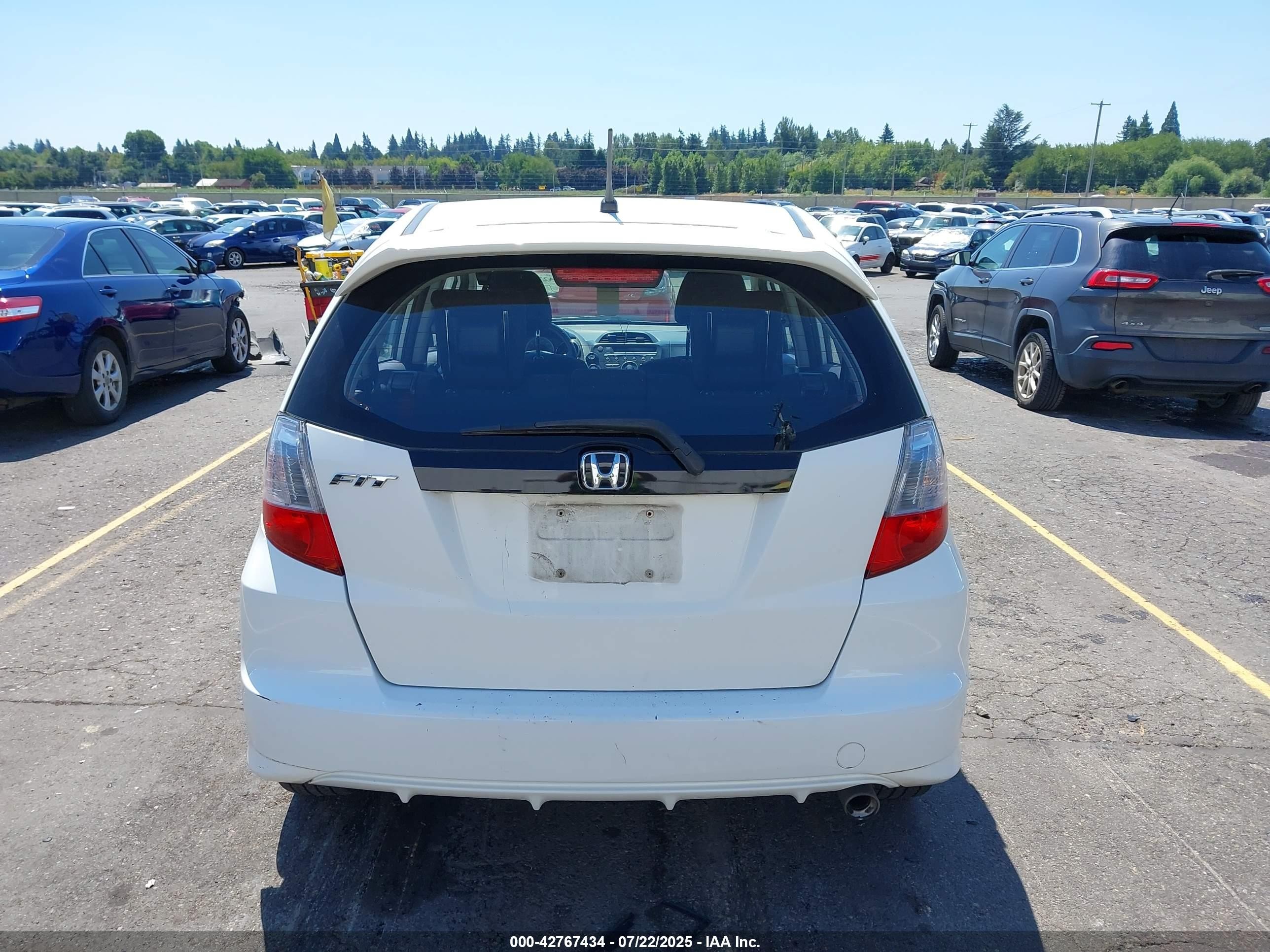 2013 Honda Fit Sport White vin: JHMGE8H59DC074101