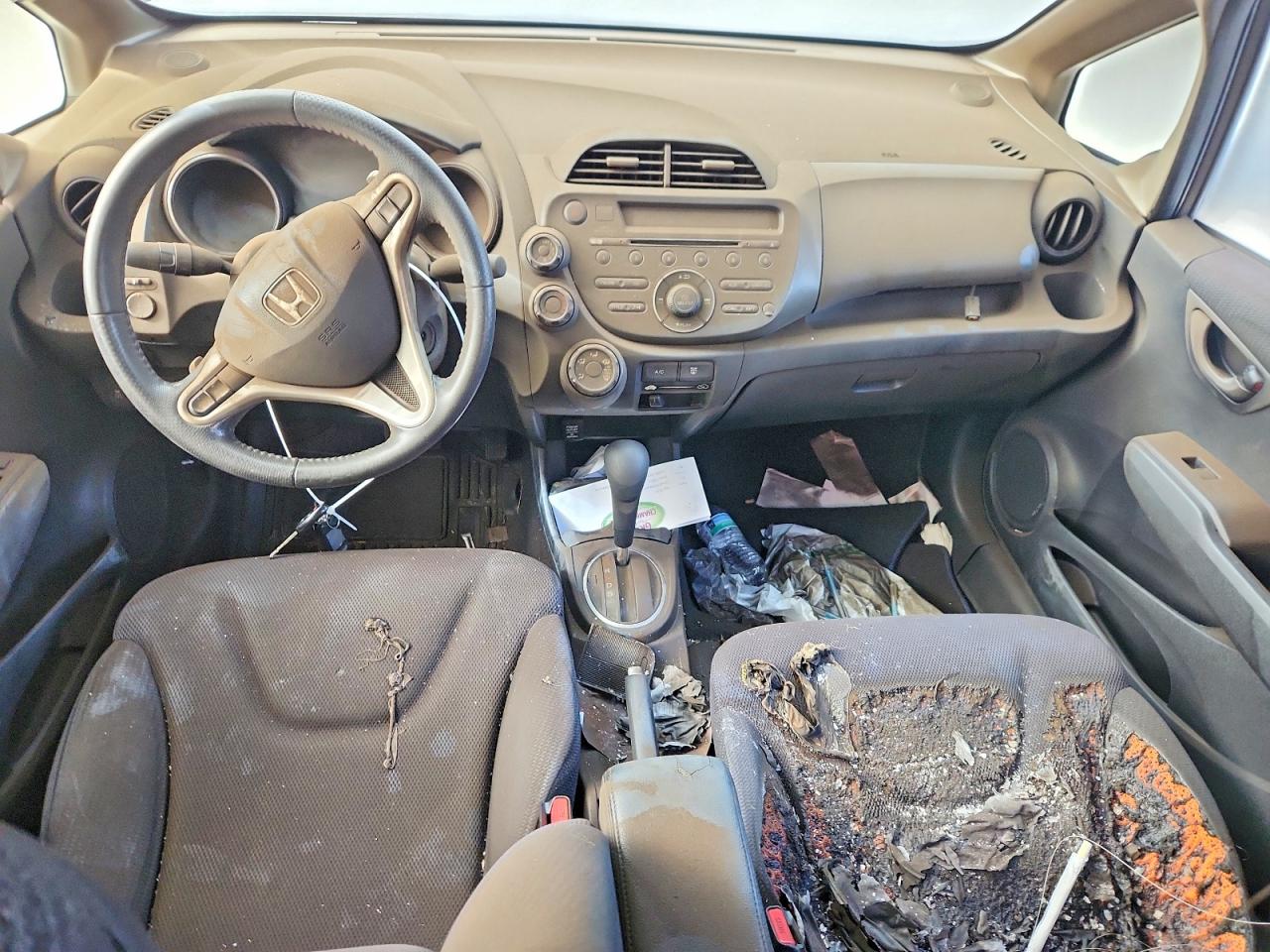 2013 Honda Fit Sport Серебряный vin: JHMGE8H59DC076284