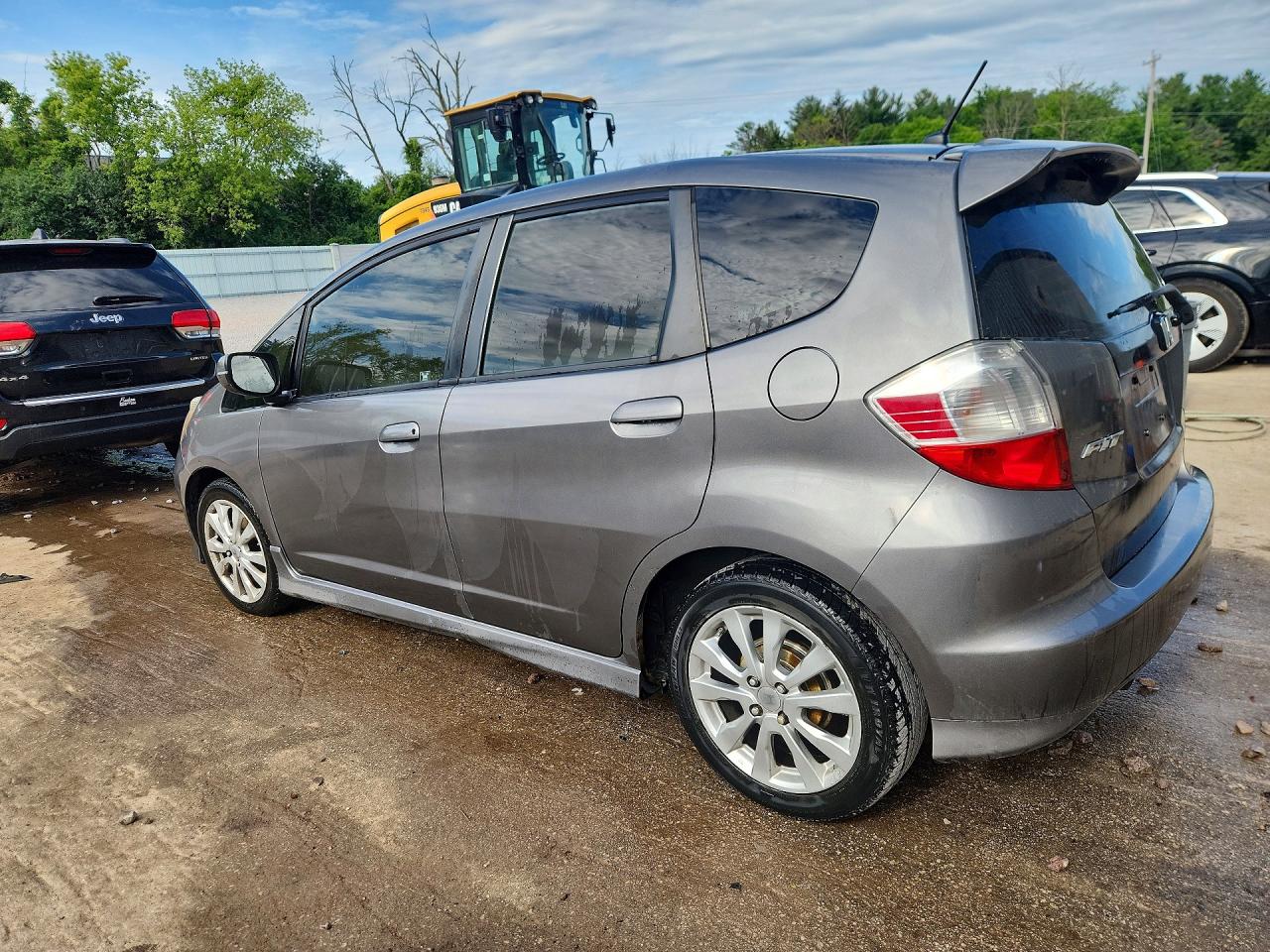 2013 Honda Fit Sport Серебряный vin: JHMGE8H59DC076284
