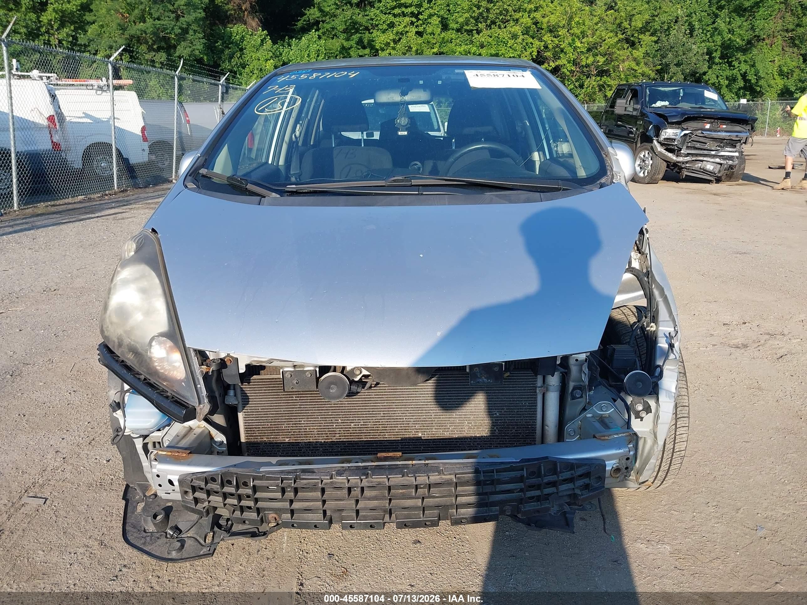 2013 Honda Fit Sport Silver vin: JHMGE8H59DC077077