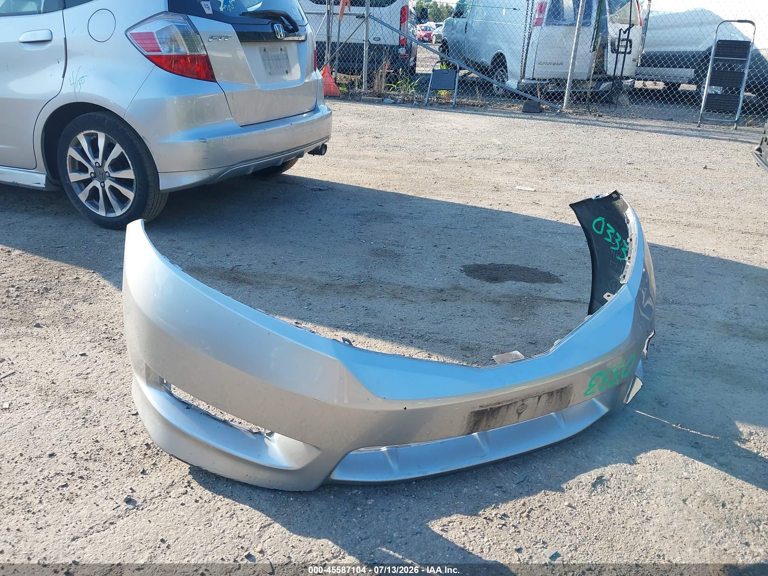 2013 Honda Fit Sport Silver vin: JHMGE8H59DC077077