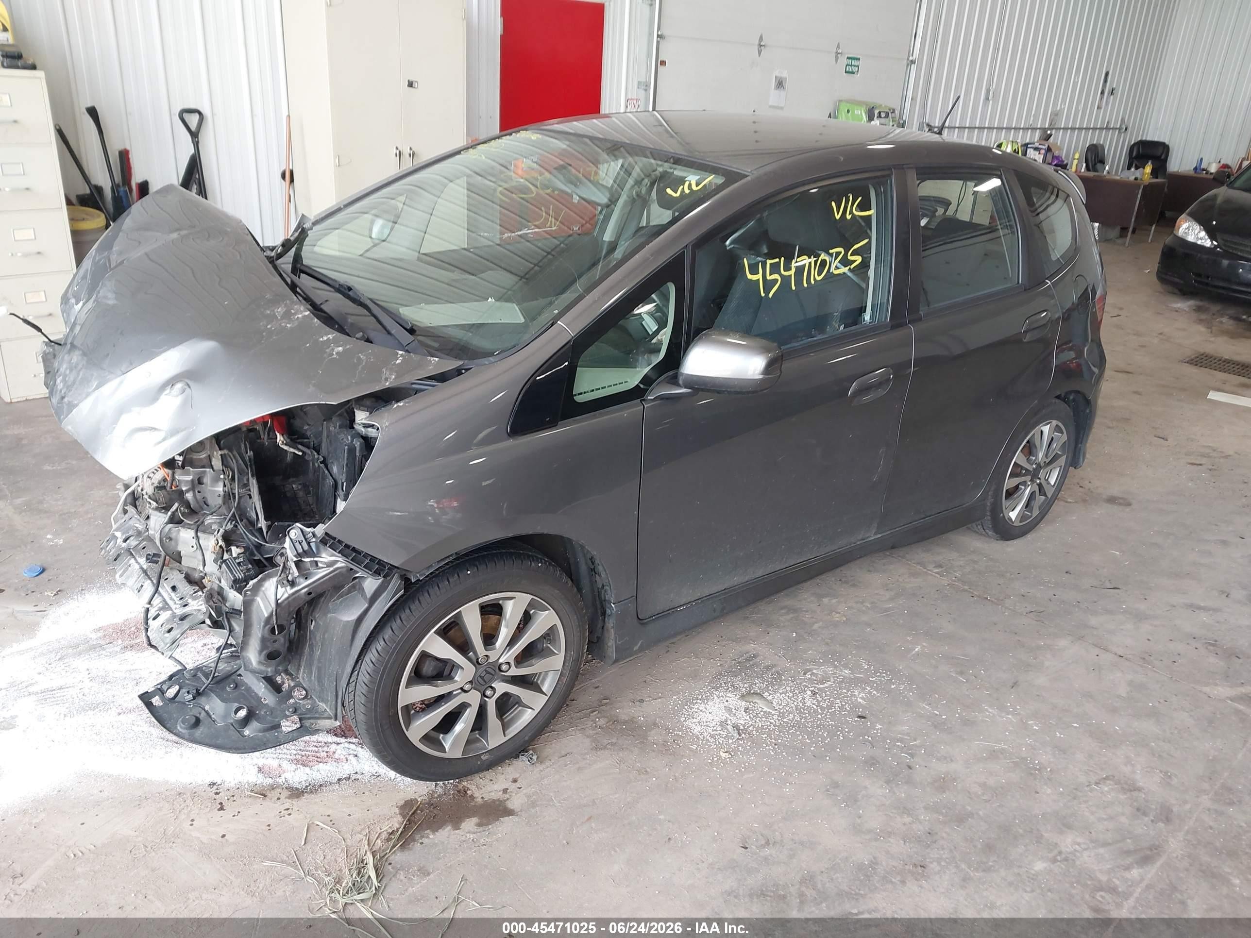 2013 Honda Fit Sport Gray vin: JHMGE8H59DC077886