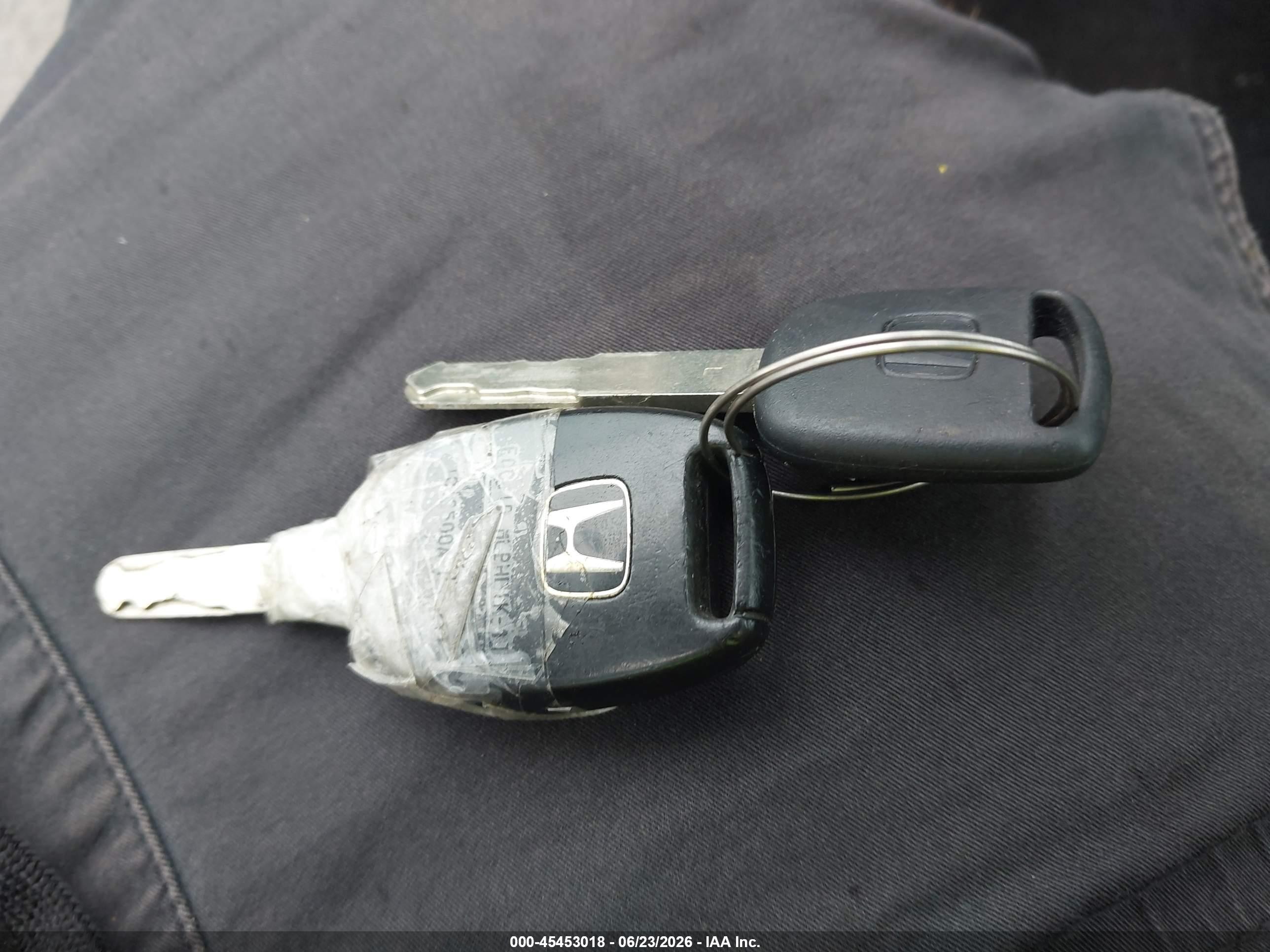 2011 Honda Fit Sport Silver vin: JHMGE8H5XBC000182
