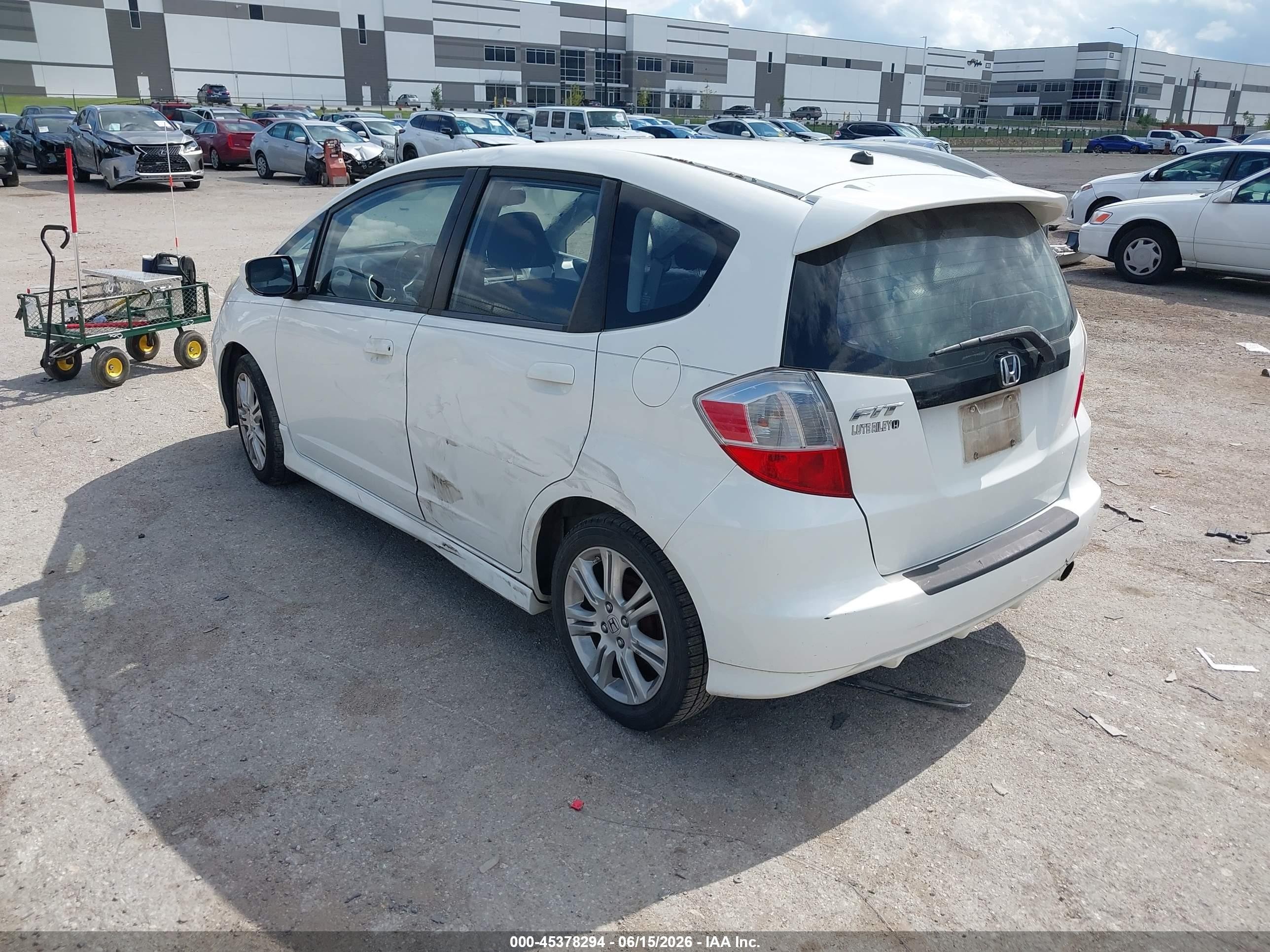 2011 Honda Fit Sport White vin: JHMGE8H5XBS000494