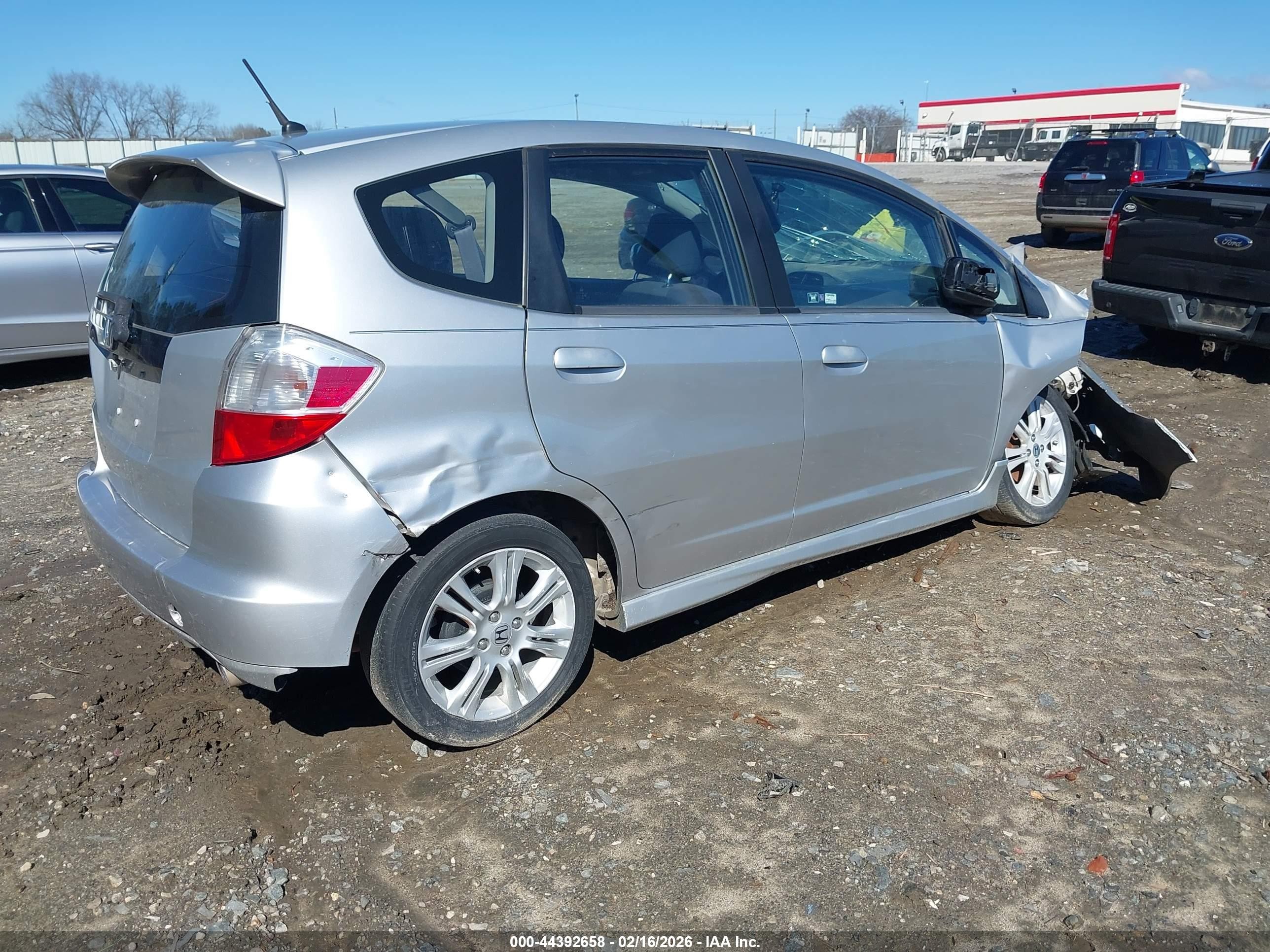 2011 Honda Fit Sport Silver vin: JHMGE8H5XBS003265