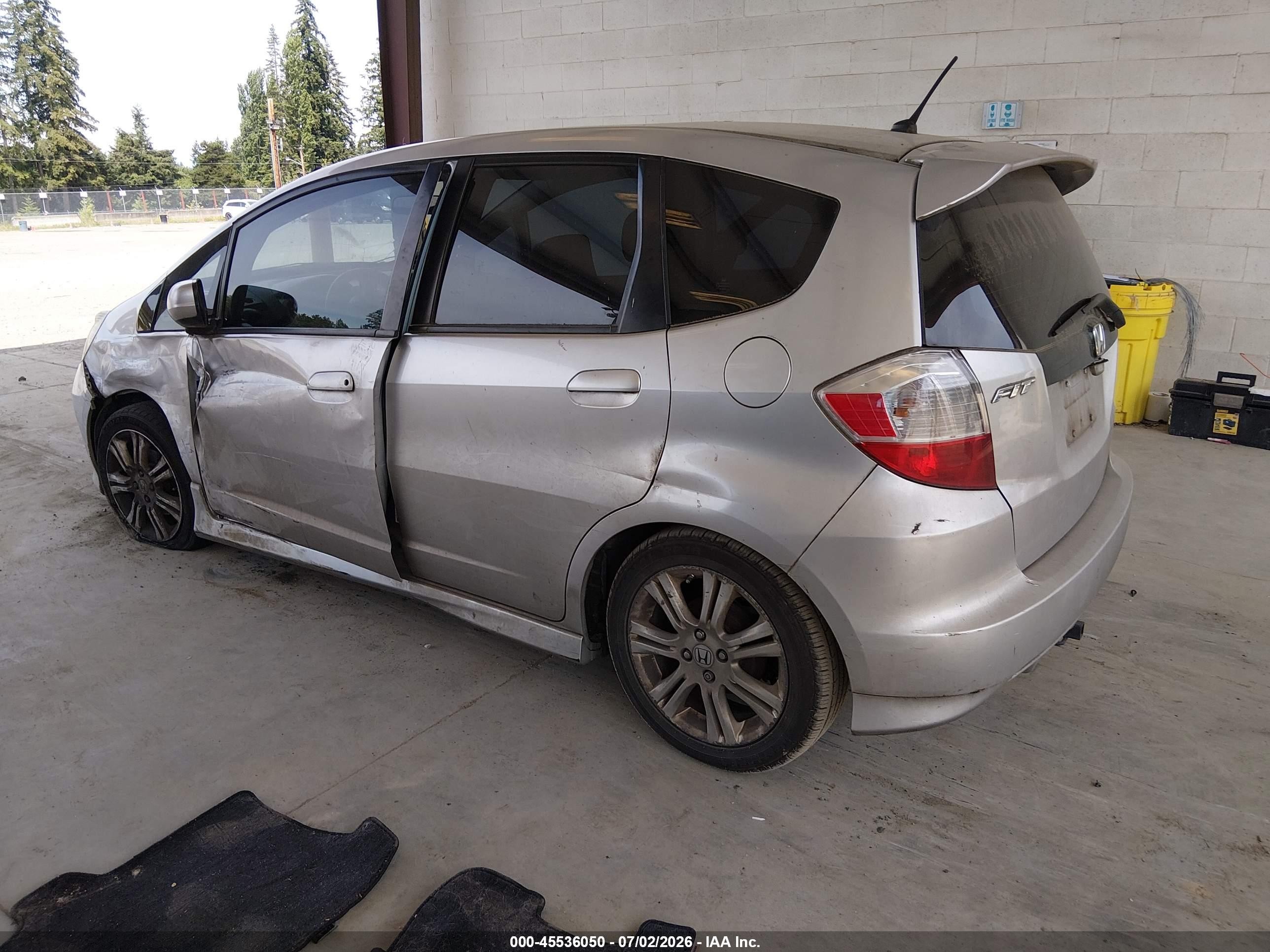 2011 Honda Fit Sport Silver vin: JHMGE8H5XBS009518