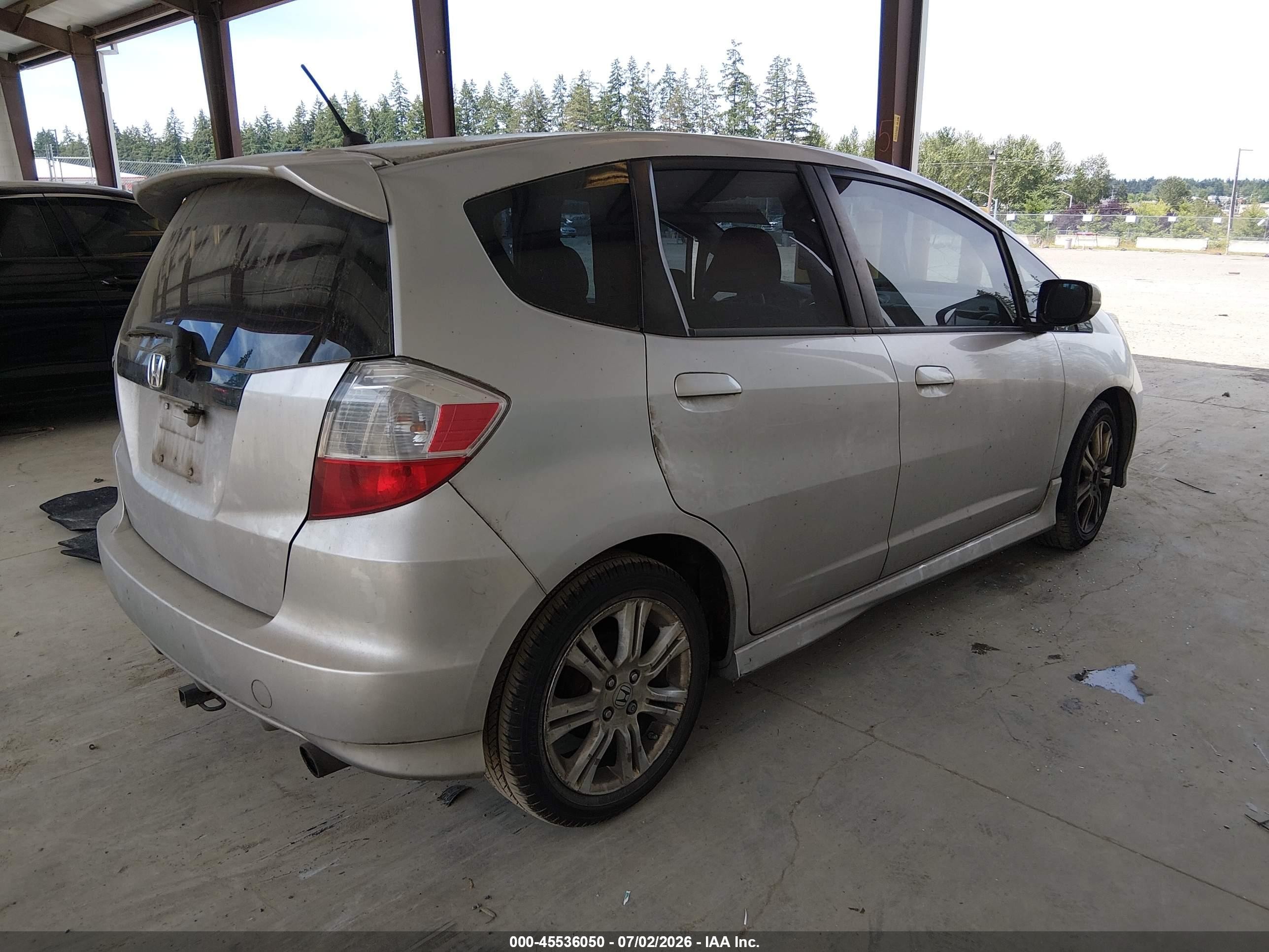 2011 Honda Fit Sport Silver vin: JHMGE8H5XBS009518