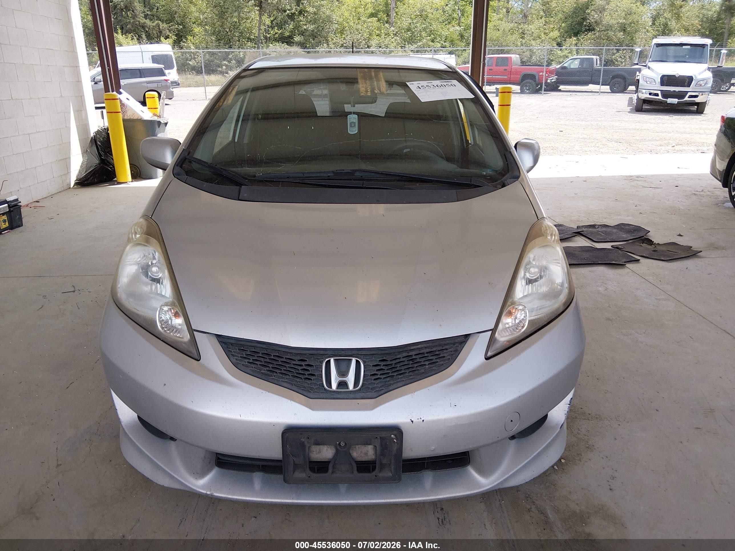 2011 Honda Fit Sport Silver vin: JHMGE8H5XBS009518