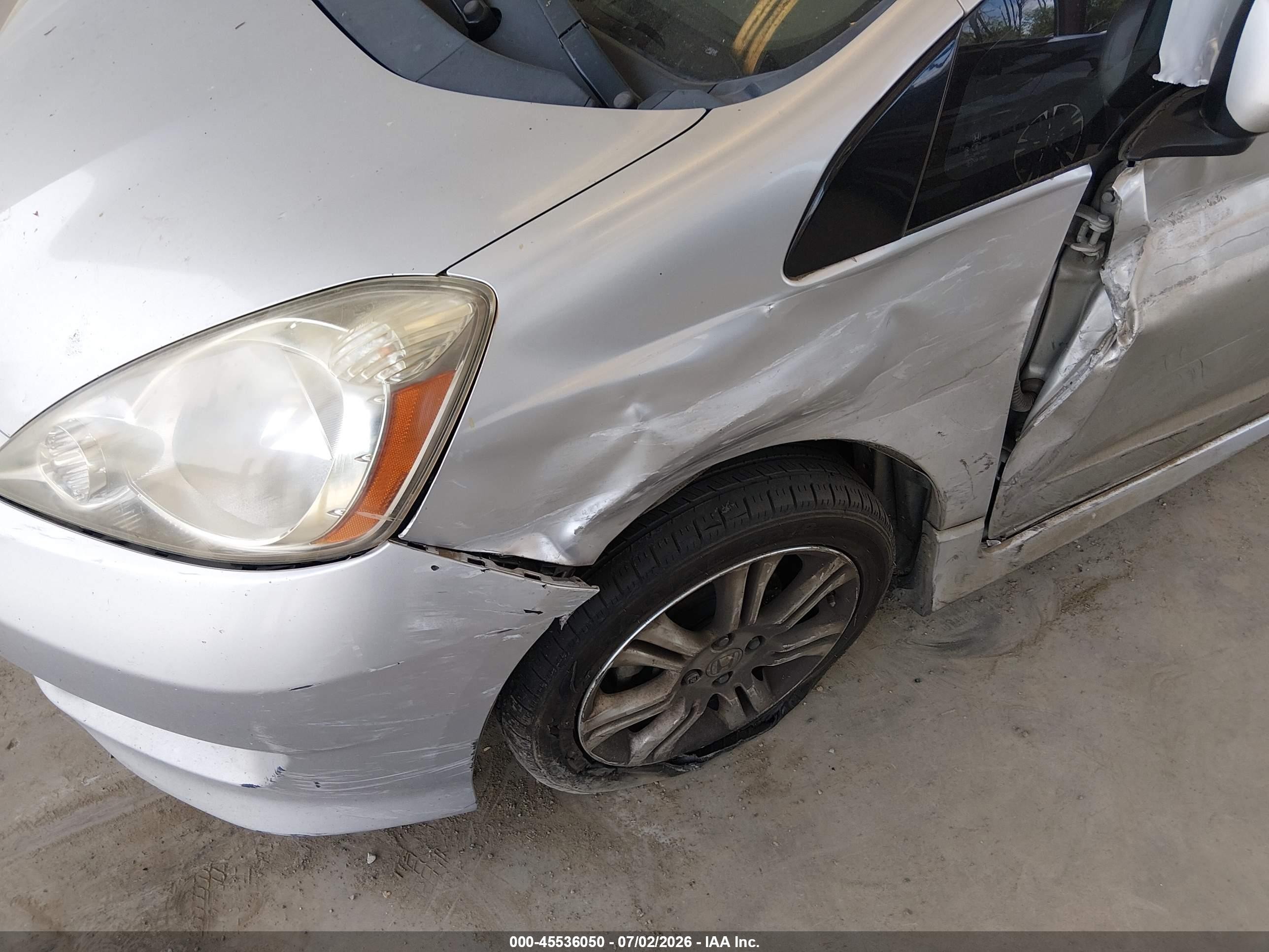 2011 Honda Fit Sport Silver vin: JHMGE8H5XBS009518