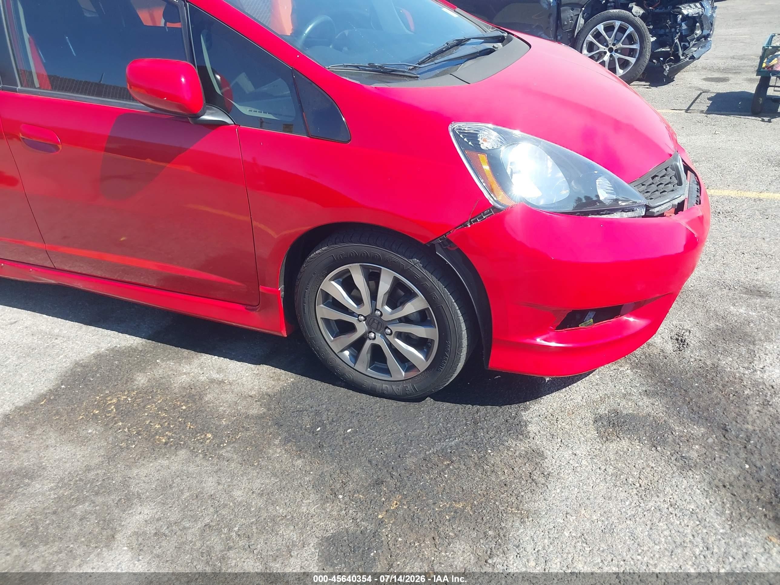 2012 Honda Fit Sport Red vin: JHMGE8H5XCC009661