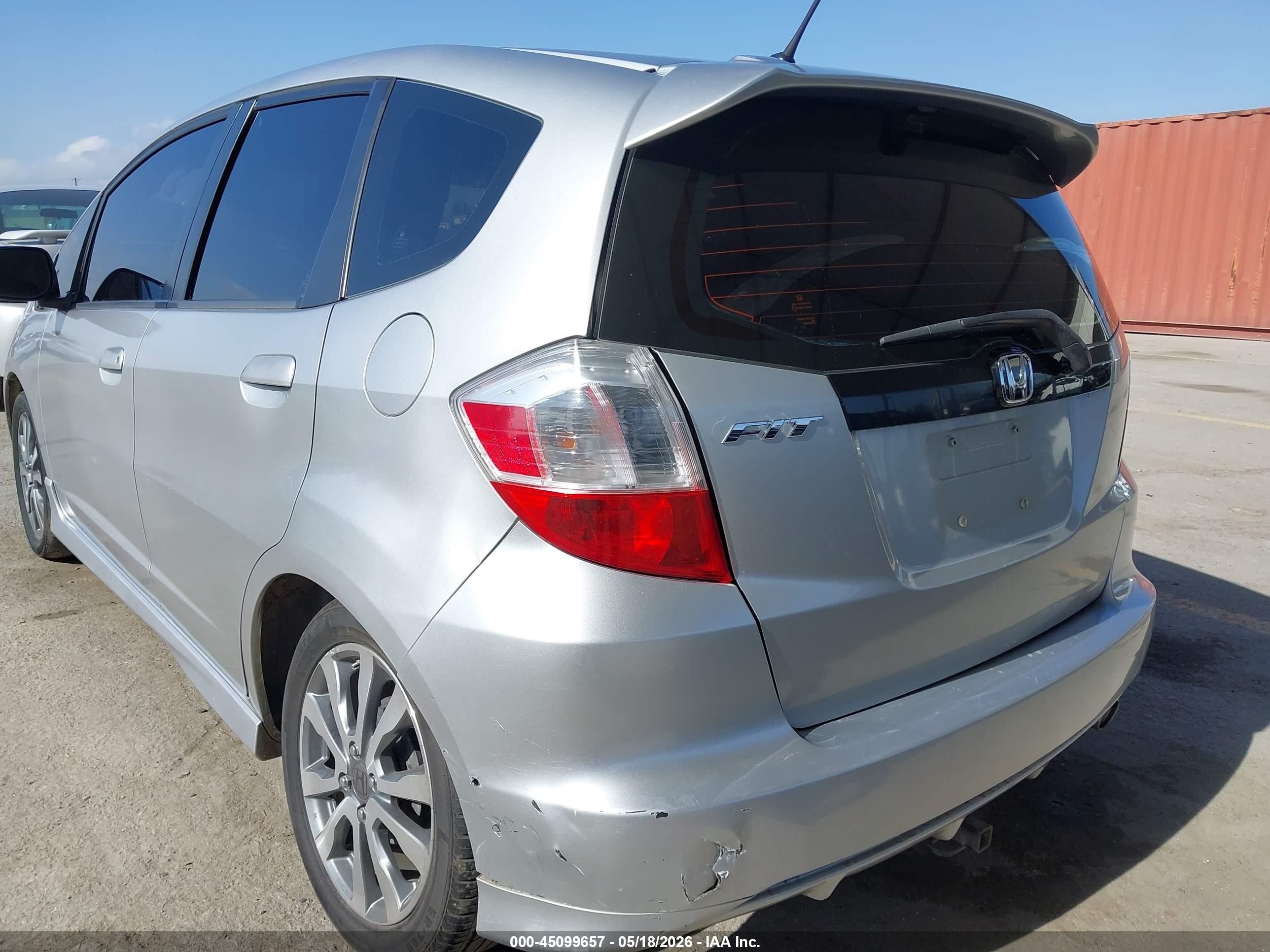 2012 Honda Fit Sport Серебряный vin: JHMGE8H5XCC011409