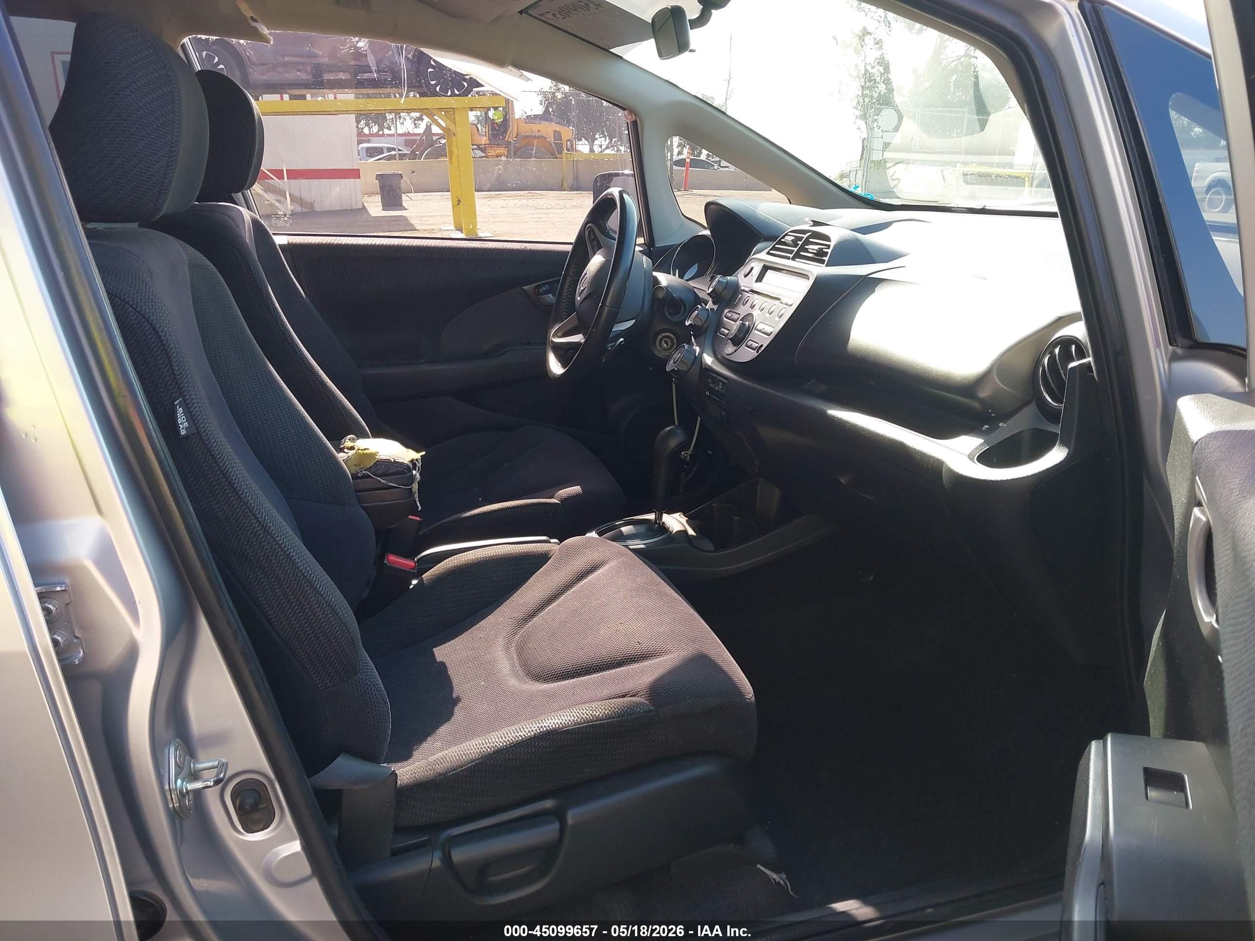 2012 Honda Fit Sport Серебряный vin: JHMGE8H5XCC011409