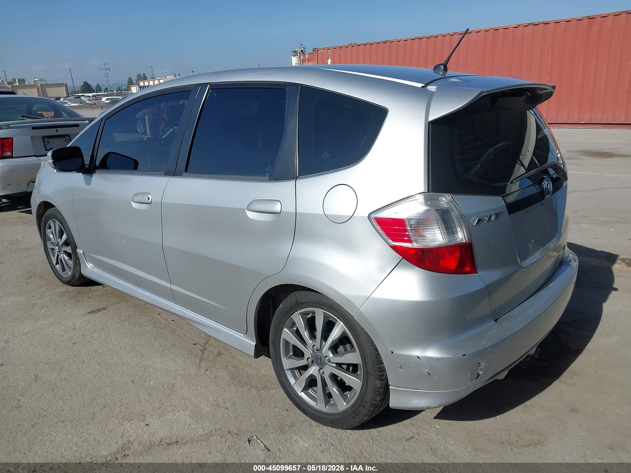 2012 Honda Fit Sport Серебряный vin: JHMGE8H5XCC011409