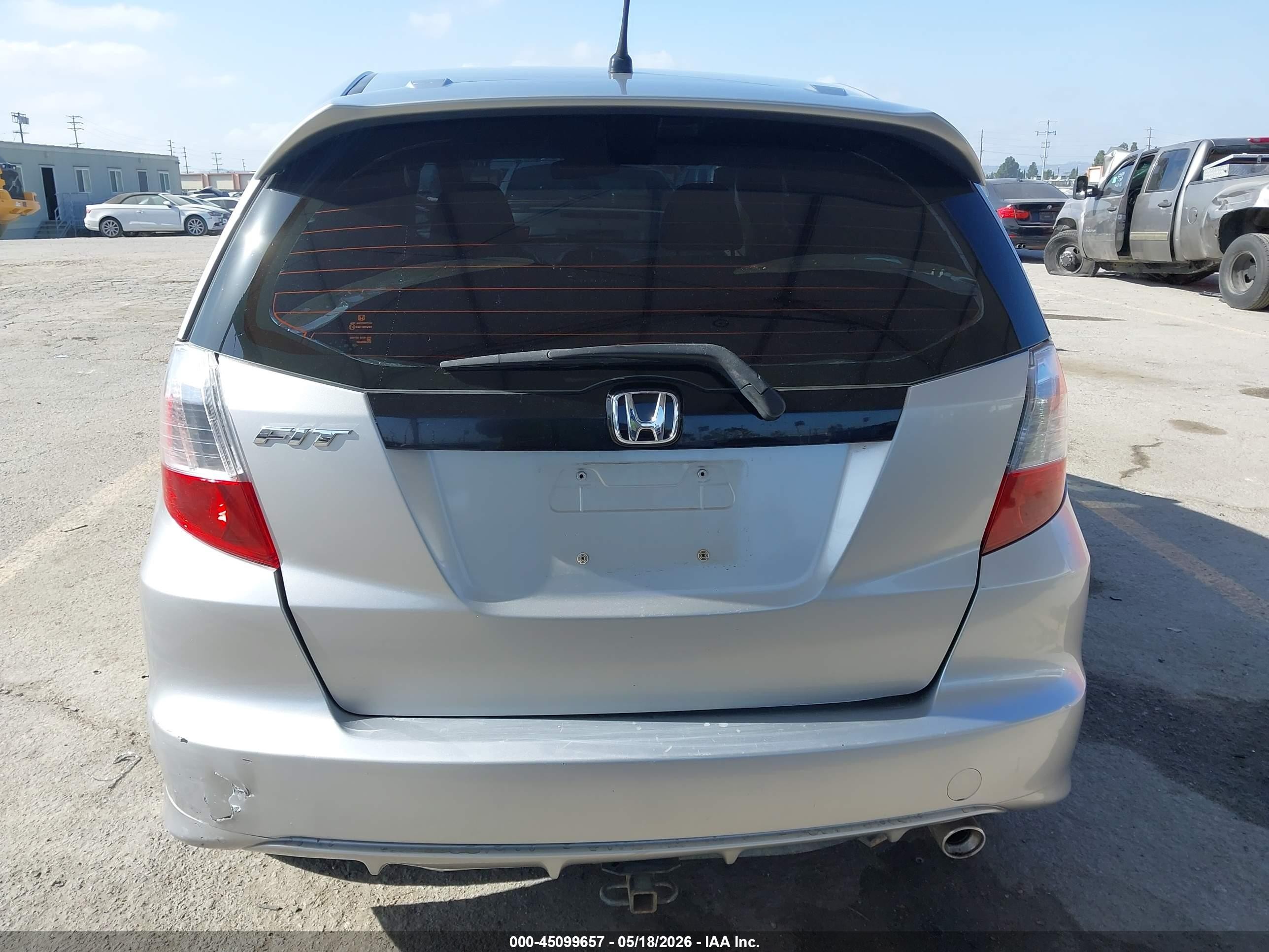 2012 Honda Fit Sport Серебряный vin: JHMGE8H5XCC011409