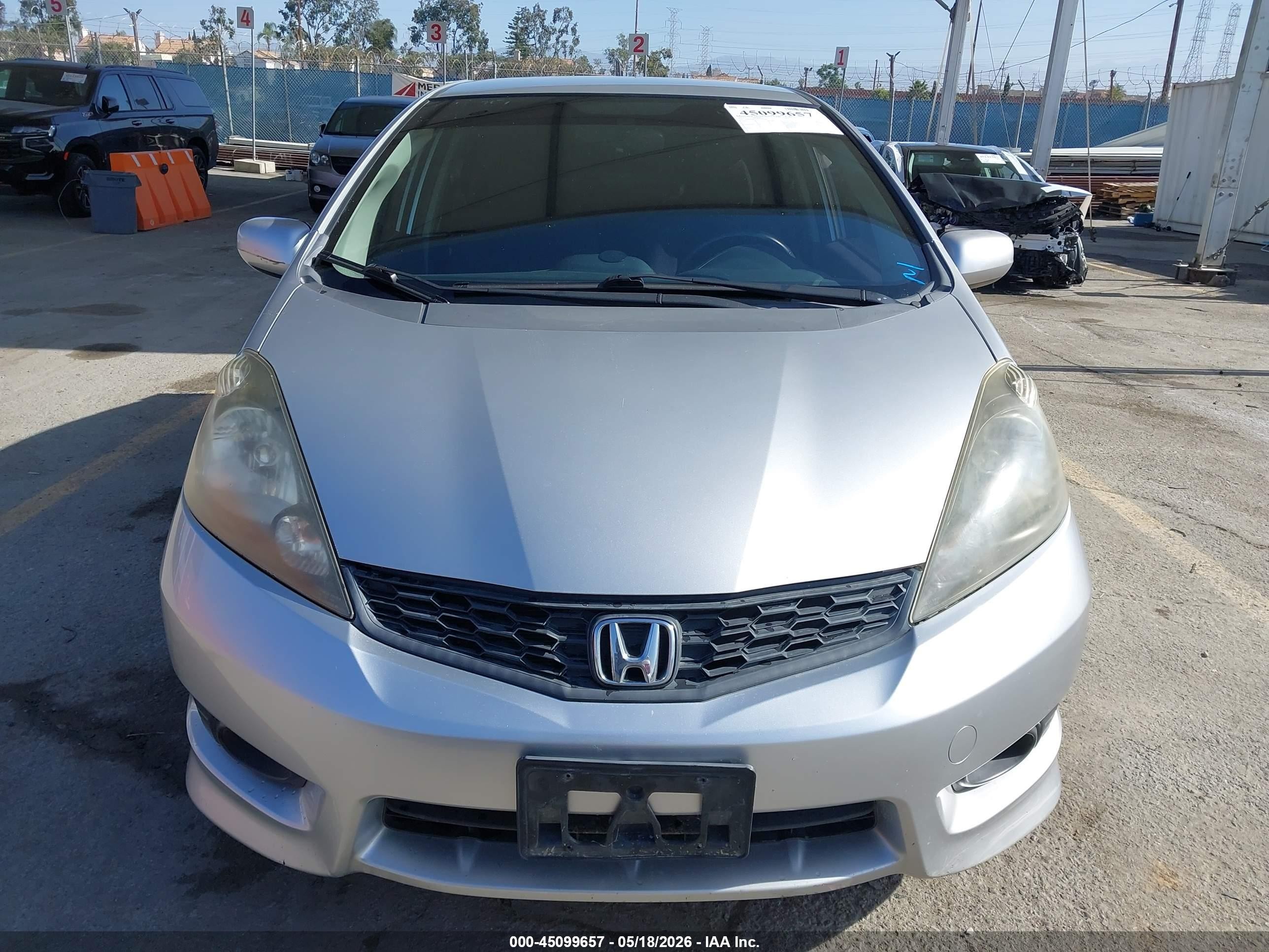 2012 Honda Fit Sport Серебряный vin: JHMGE8H5XCC011409