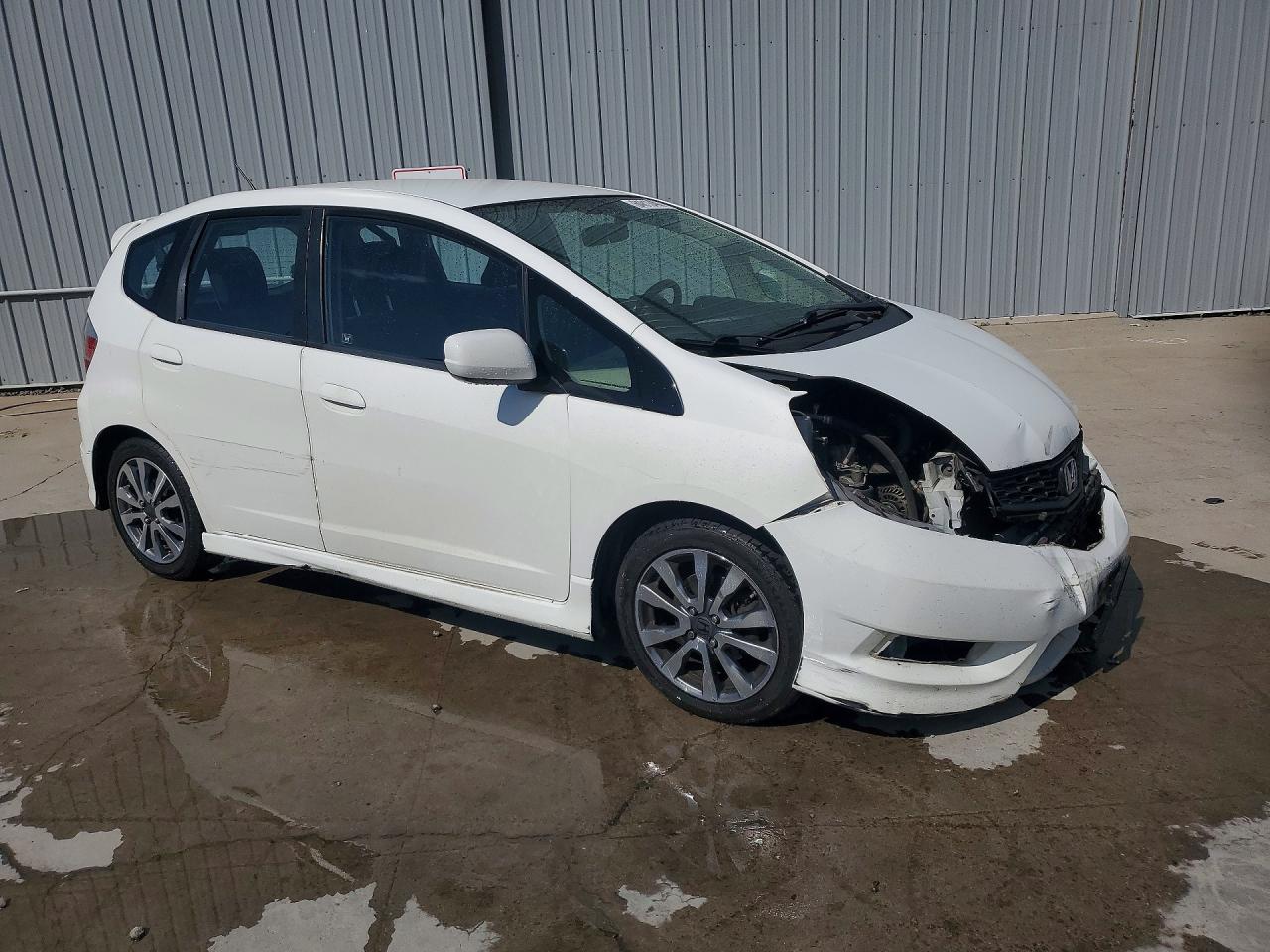 2013 Honda Fit Sport White vin: JHMGE8H5XDC020807