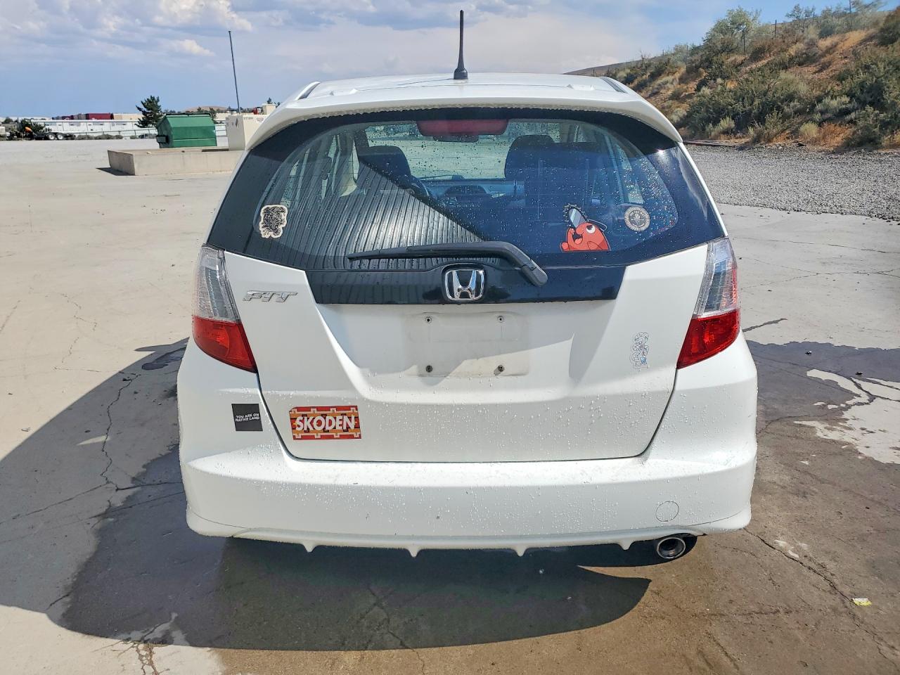 2013 Honda Fit Sport White vin: JHMGE8H5XDC020807