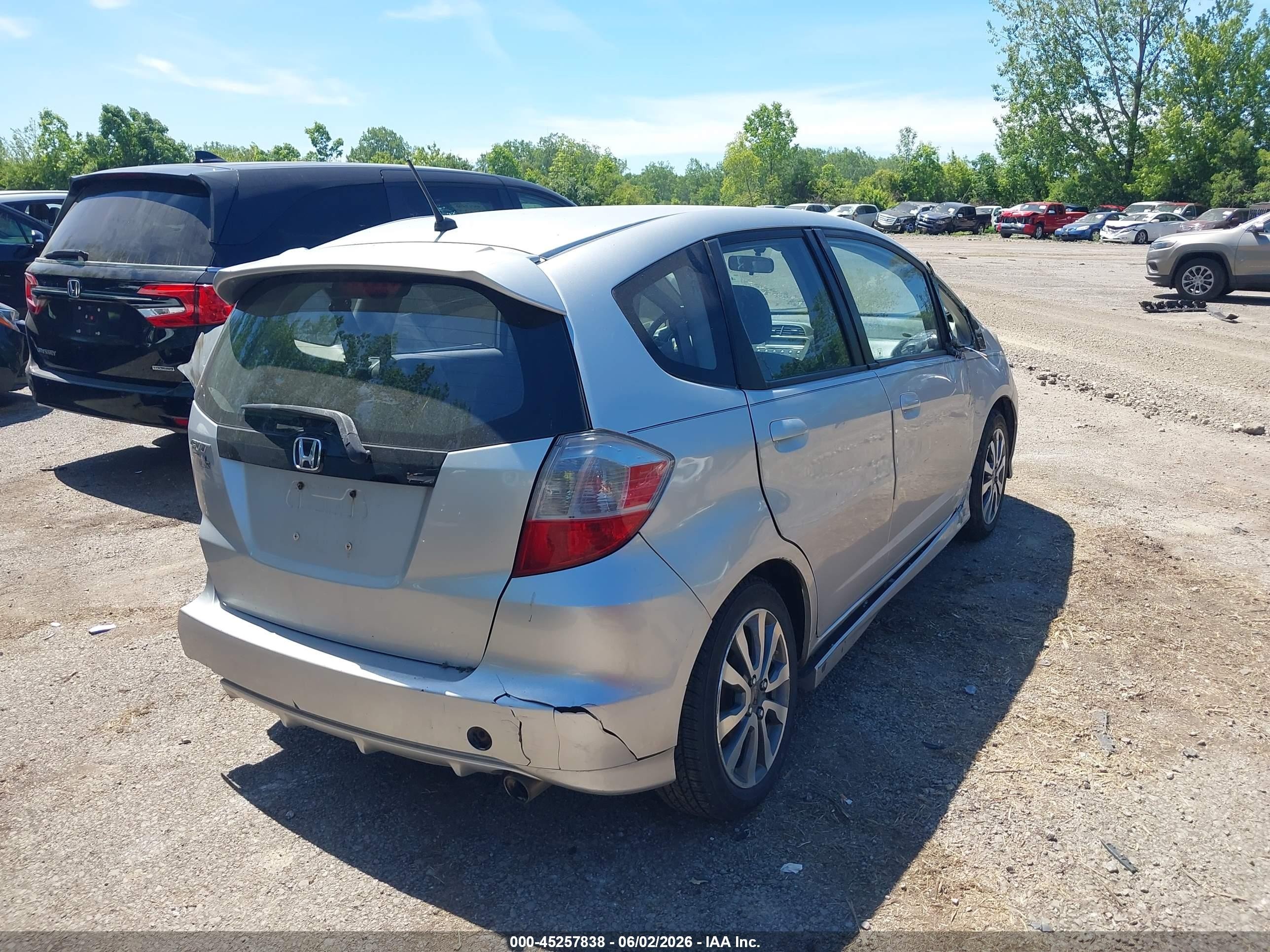 2013 Honda Fit Sport Silver vin: JHMGE8H5XDC029815