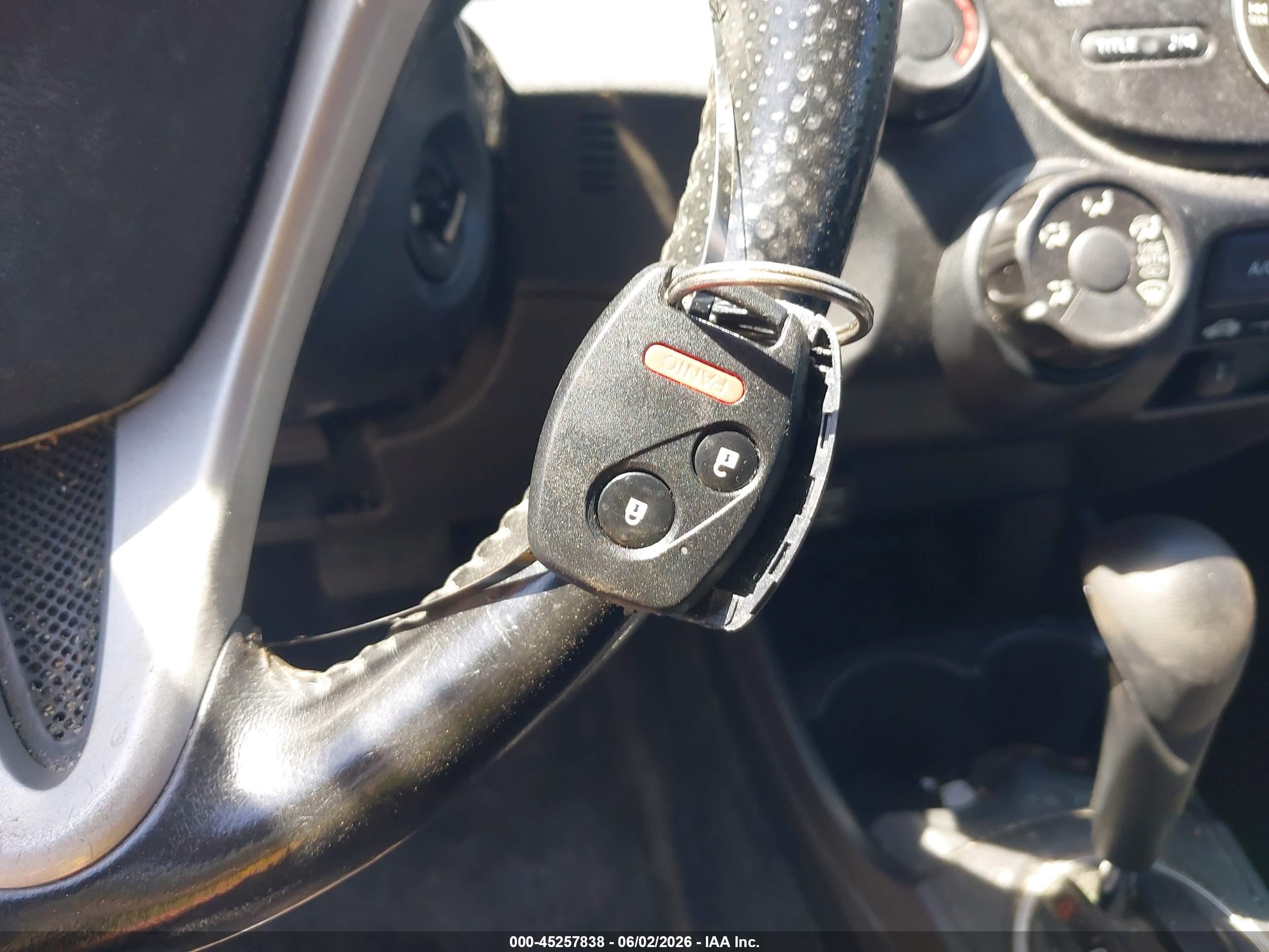 2013 Honda Fit Sport Silver vin: JHMGE8H5XDC029815