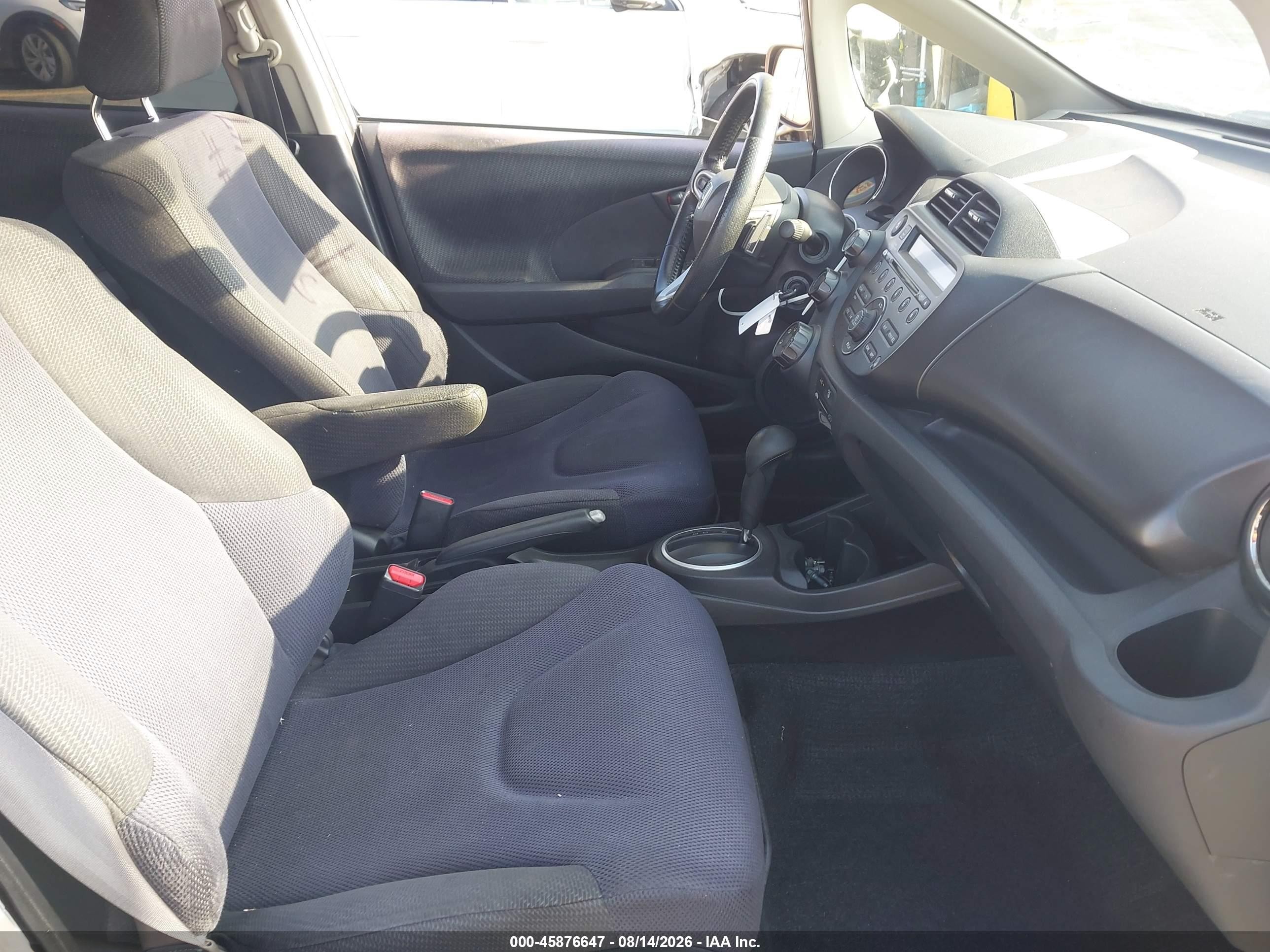 2013 Honda Fit Sport Silver vin: JHMGE8H5XDC034481