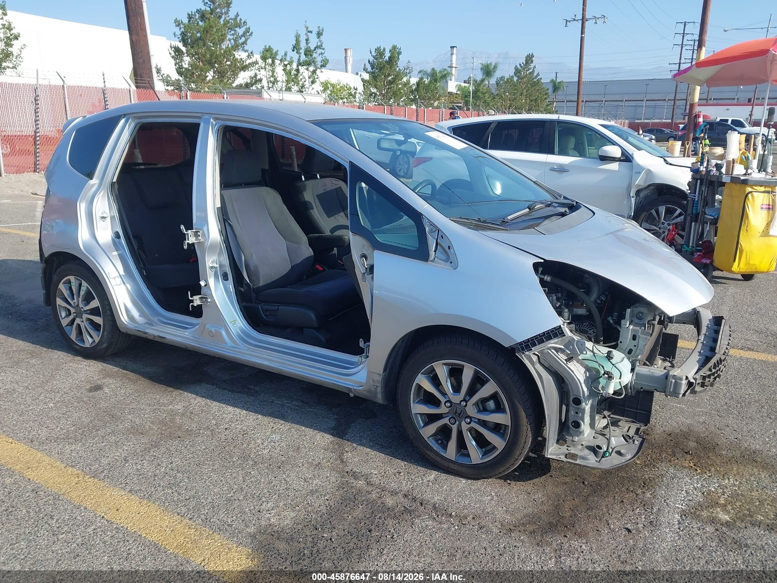 2013 Honda Fit Sport Silver vin: JHMGE8H5XDC034481
