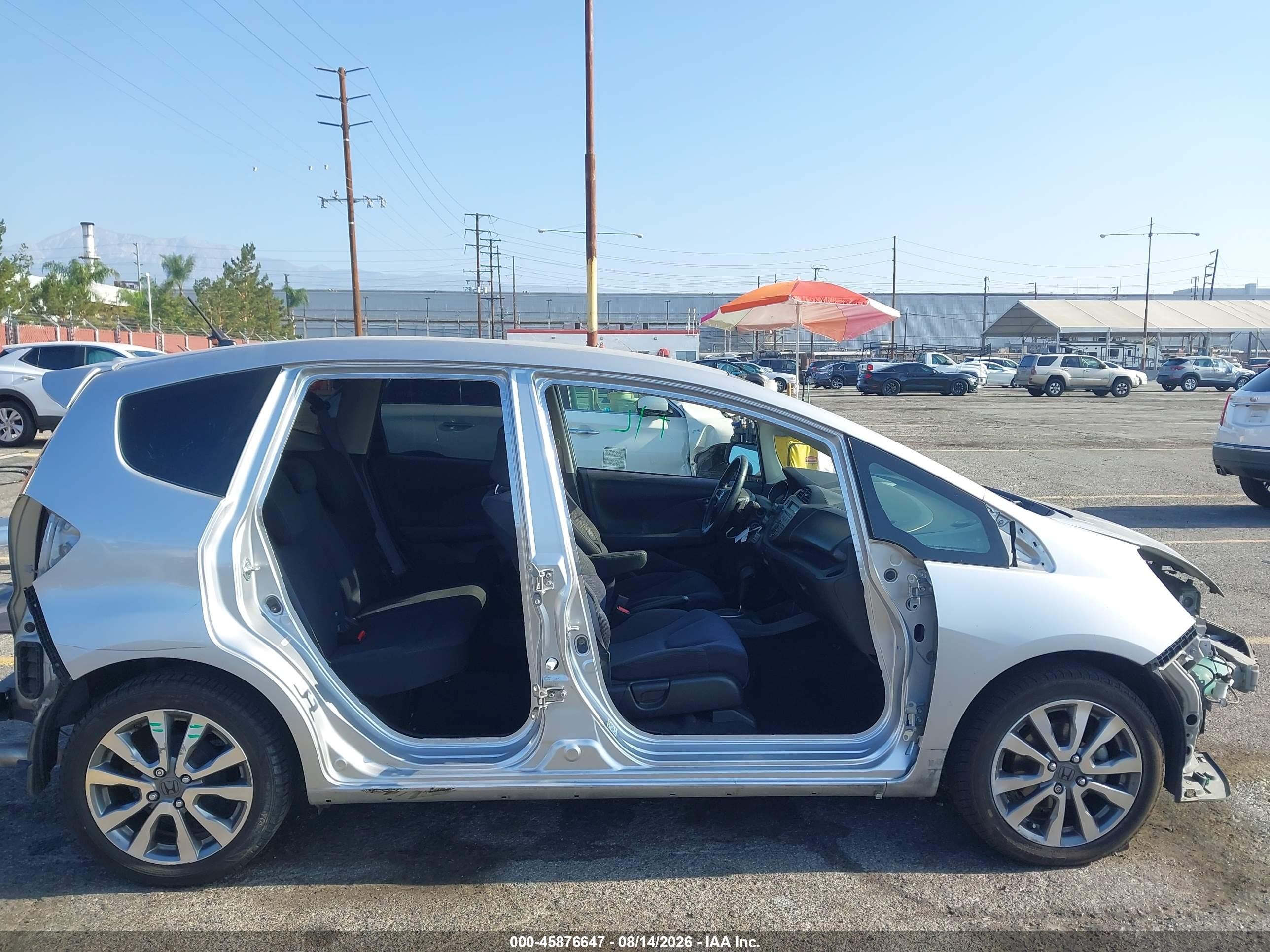 2013 Honda Fit Sport Silver vin: JHMGE8H5XDC034481