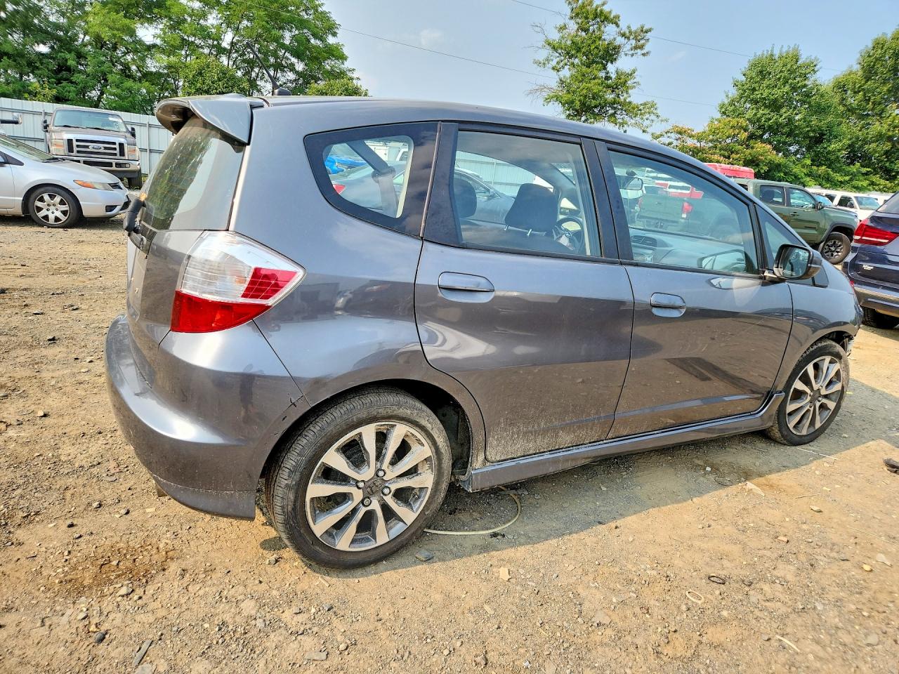 2013 Honda Fit Sport Gray vin: JHMGE8H5XDC036652