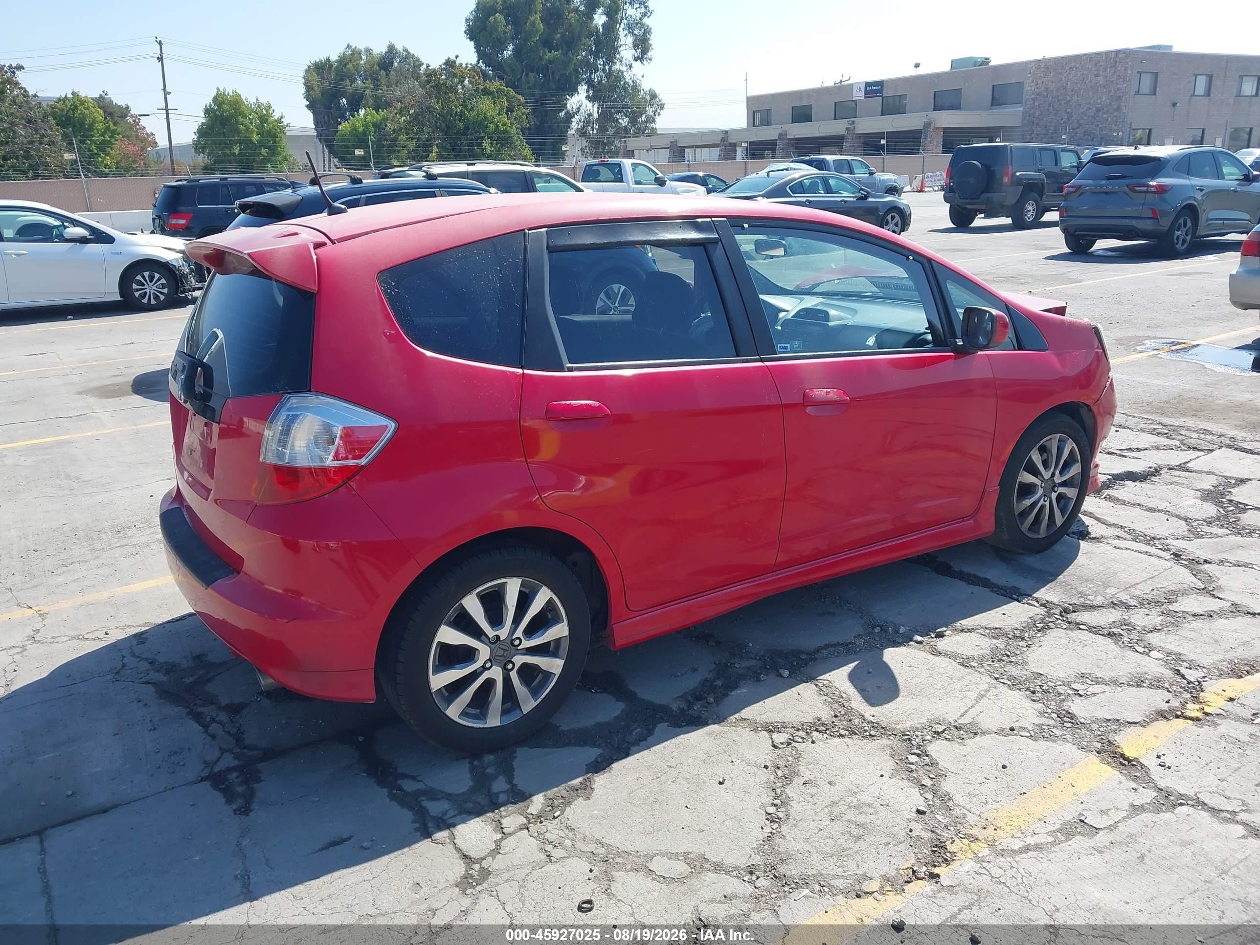 2013 Honda Fit Sport Красный vin: JHMGE8H5XDC043326