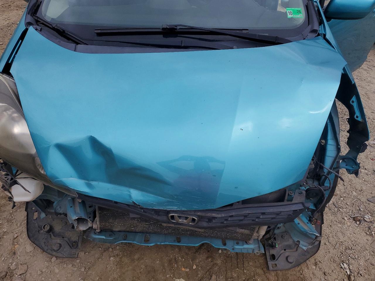 2013 Honda Fit Sport Turquoise vin: JHMGE8H5XDC052429