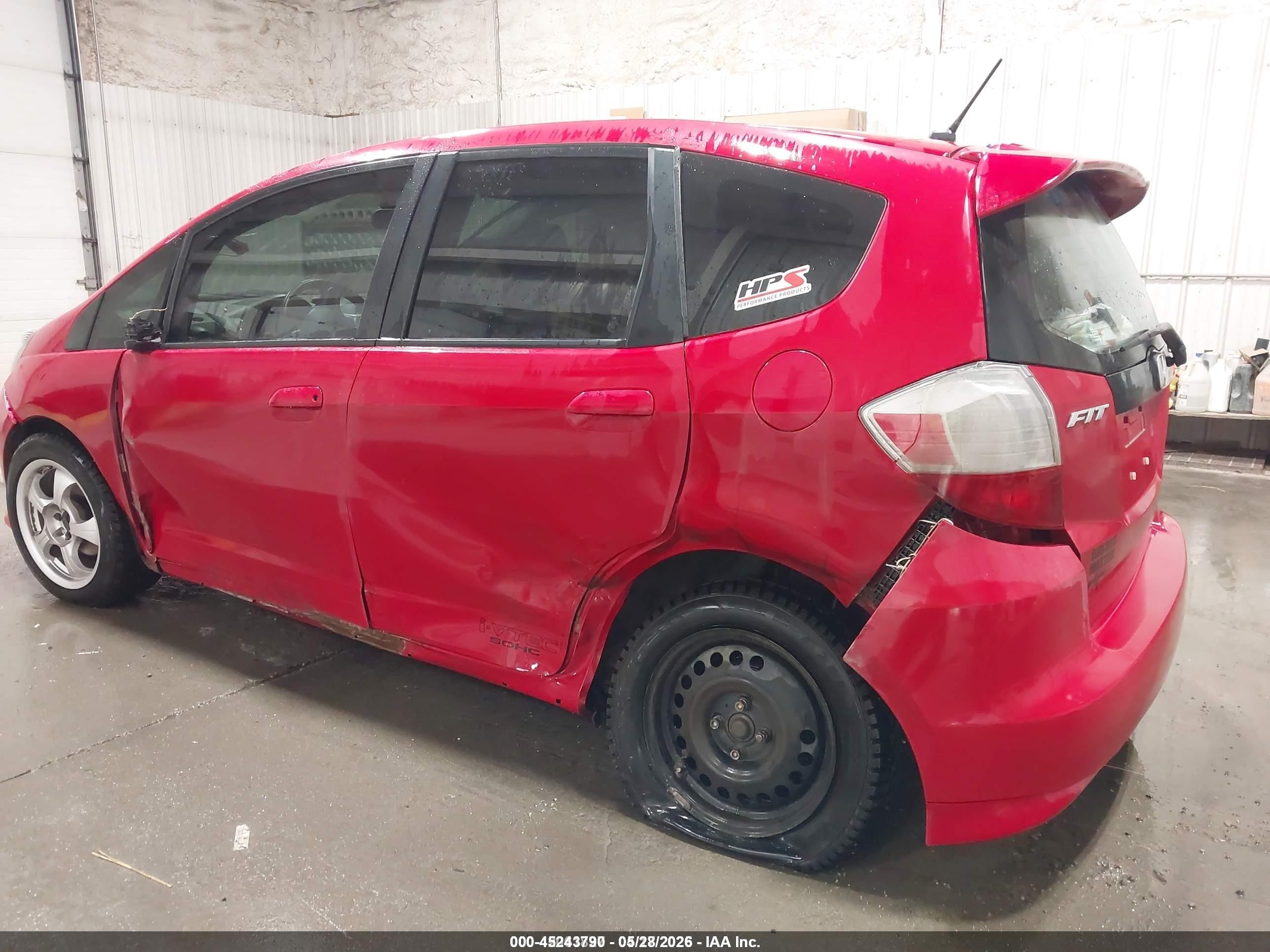 2013 Honda Fit Sport Red vin: JHMGE8H5XDC054763