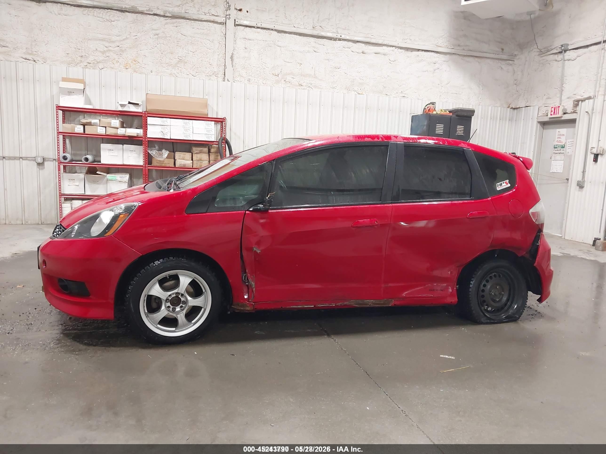 2013 Honda Fit Sport Red vin: JHMGE8H5XDC054763