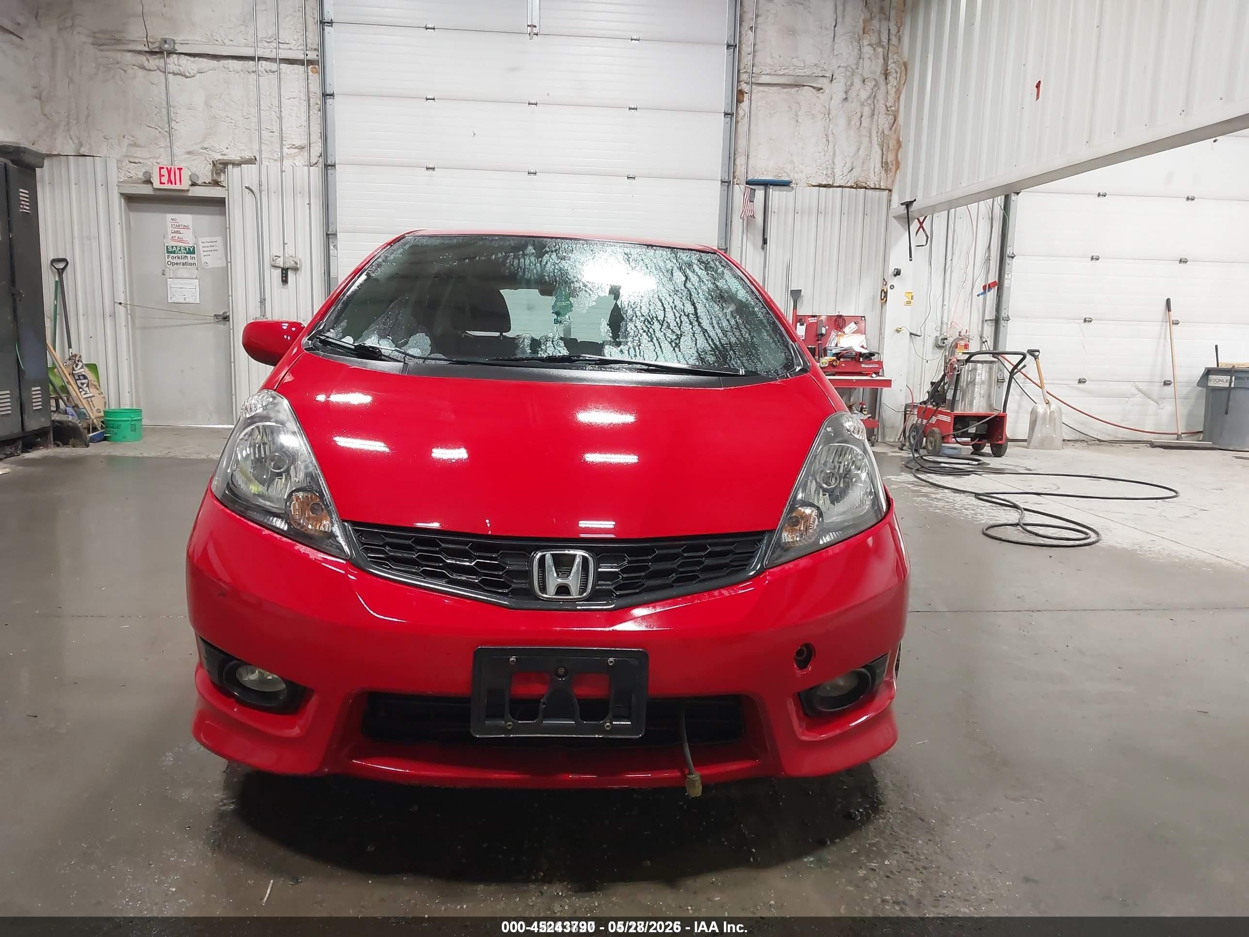 2013 Honda Fit Sport Red vin: JHMGE8H5XDC054763
