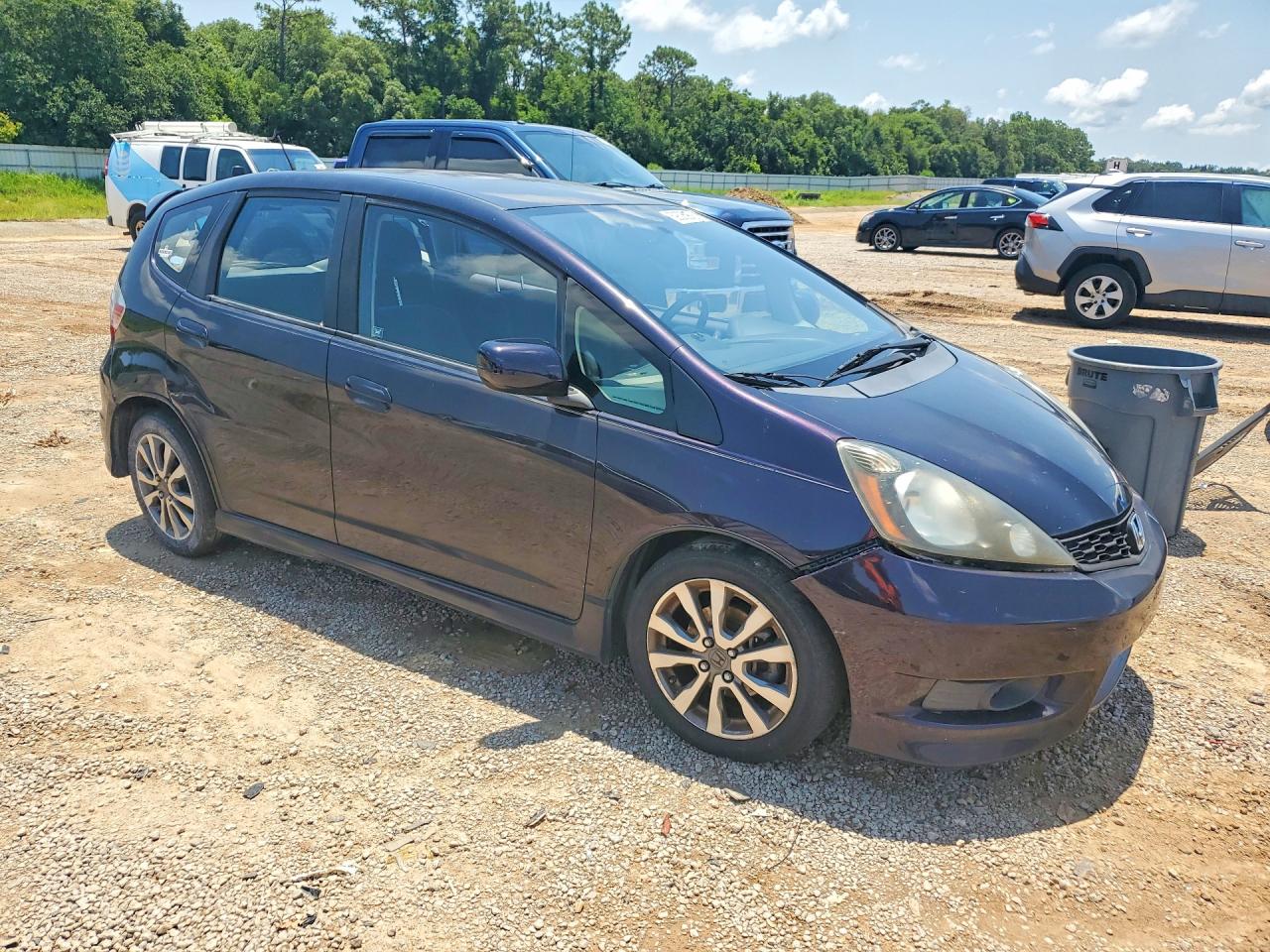 2013 Honda Fit Sport Purple vin: JHMGE8H5XDC055220