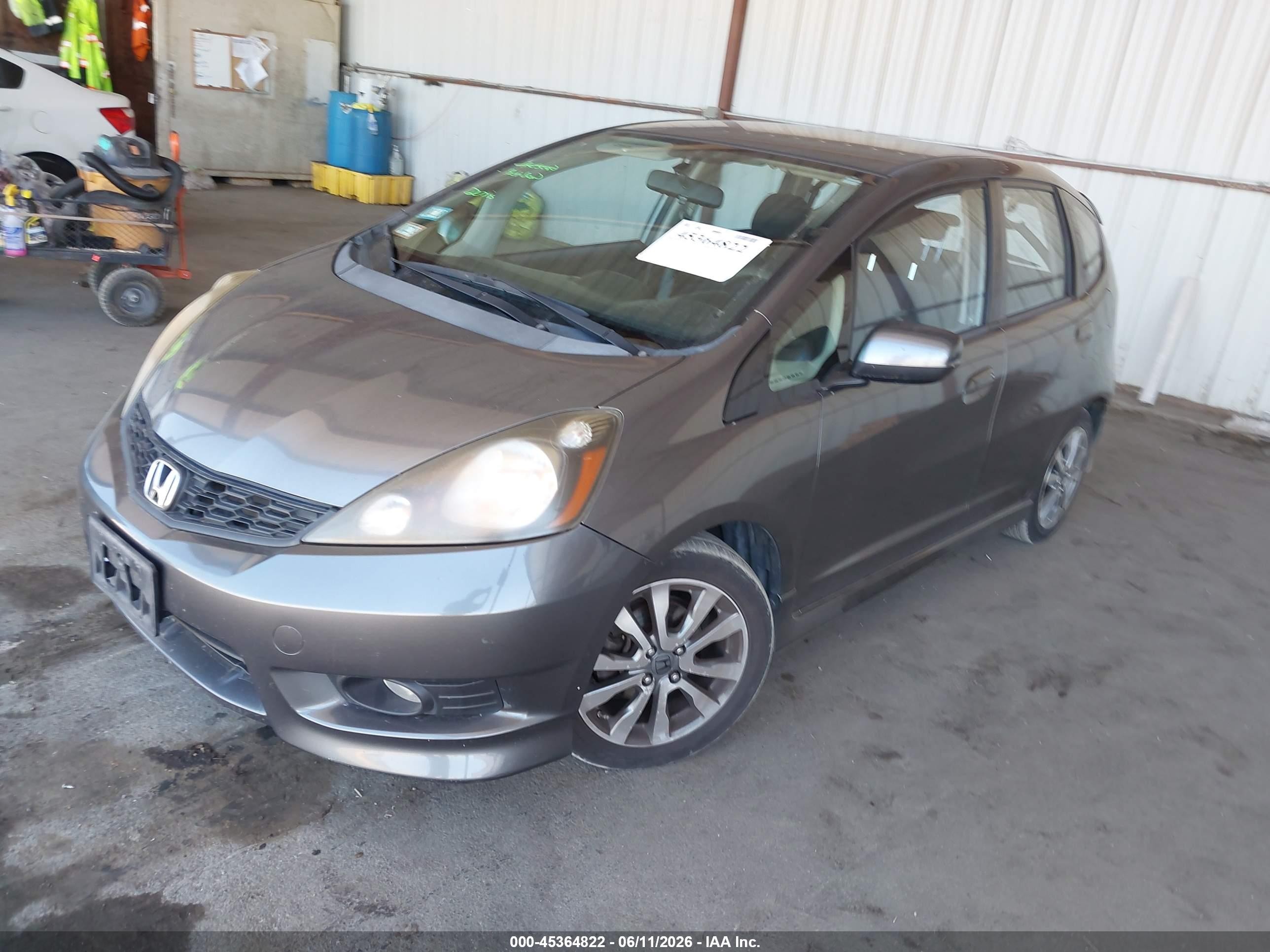 2013 Honda Fit Sport Gray vin: JHMGE8H5XDC062815