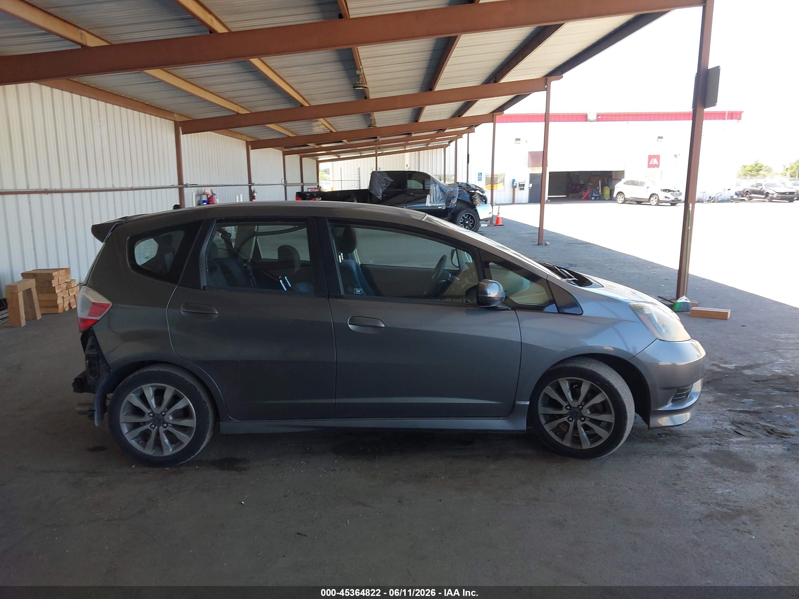 2013 Honda Fit Sport Gray vin: JHMGE8H5XDC062815