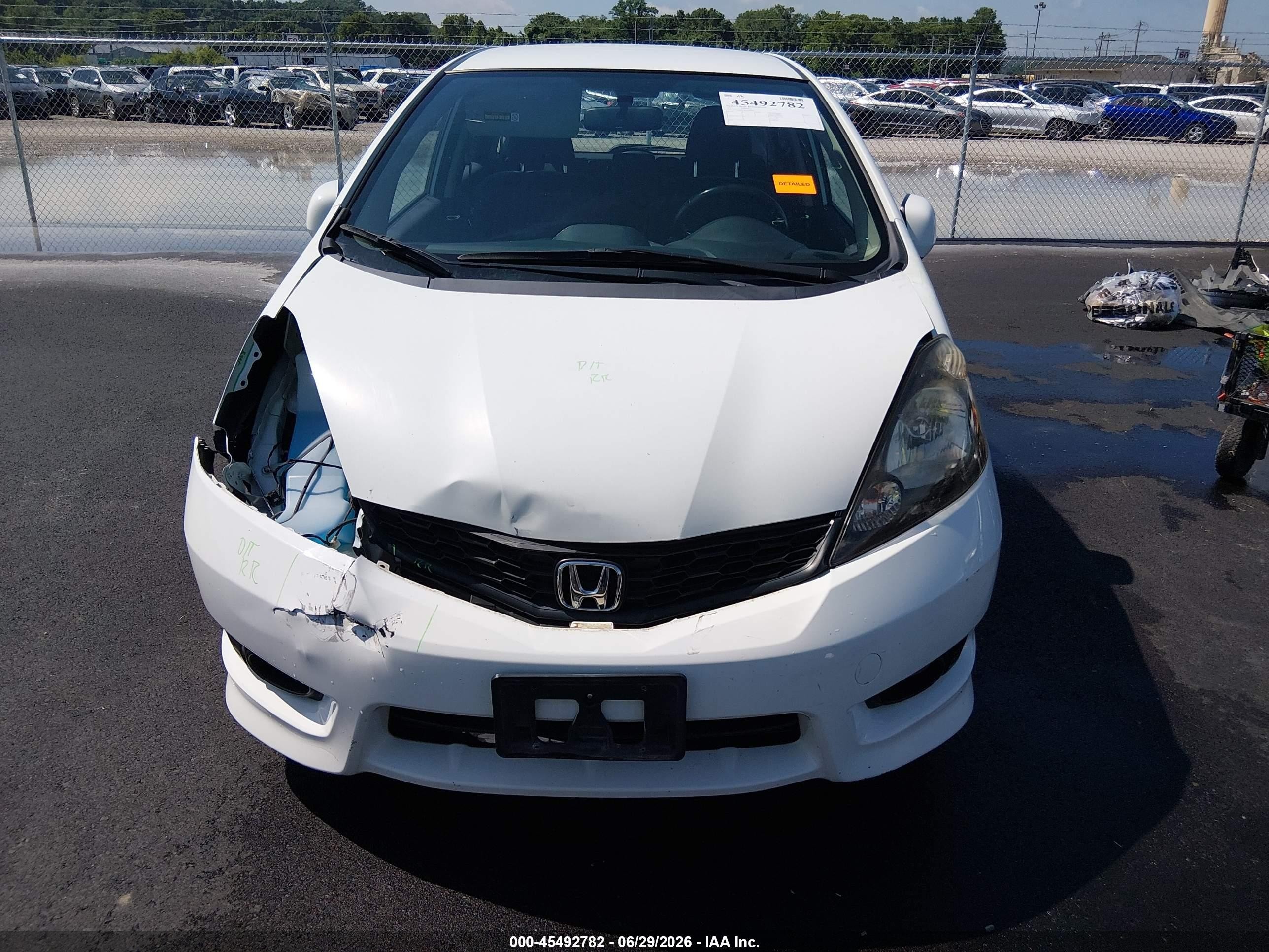 2013 Honda Fit Sport Белый vin: JHMGE8H5XDC069912