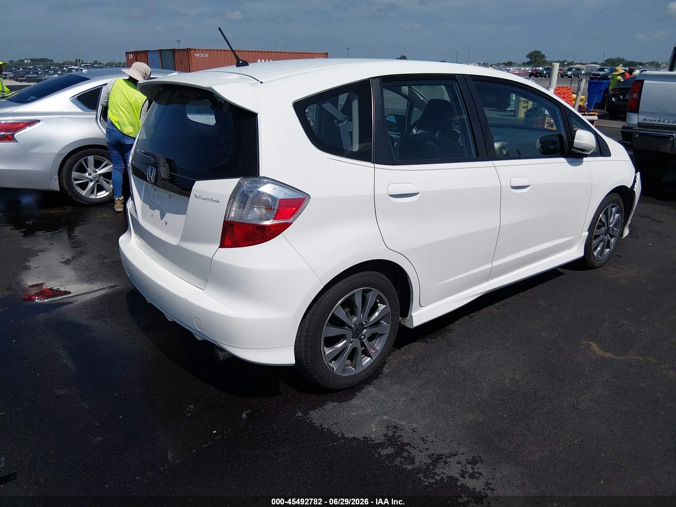 2013 Honda Fit Sport Белый vin: JHMGE8H5XDC069912