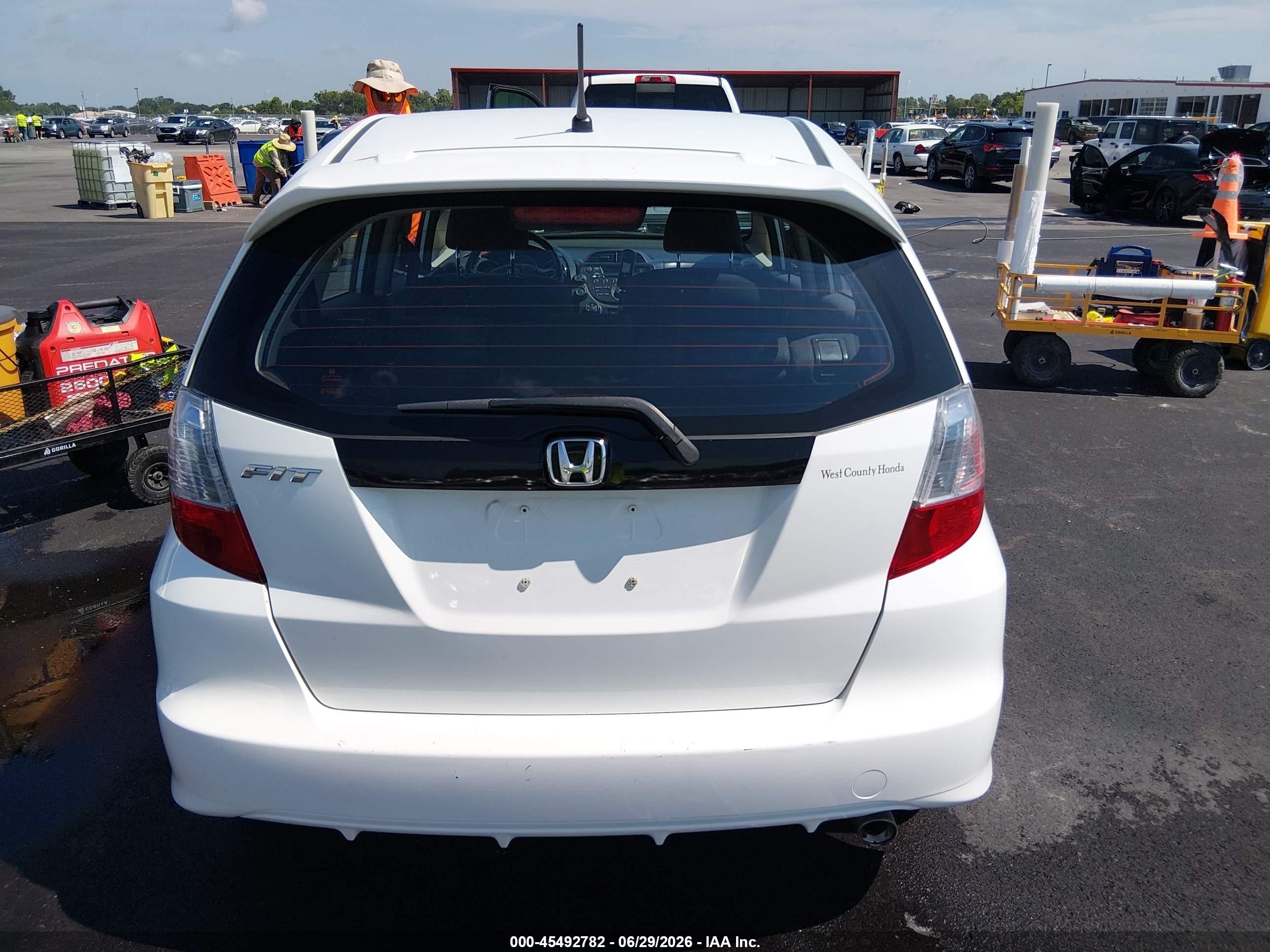 2013 Honda Fit Sport Белый vin: JHMGE8H5XDC069912