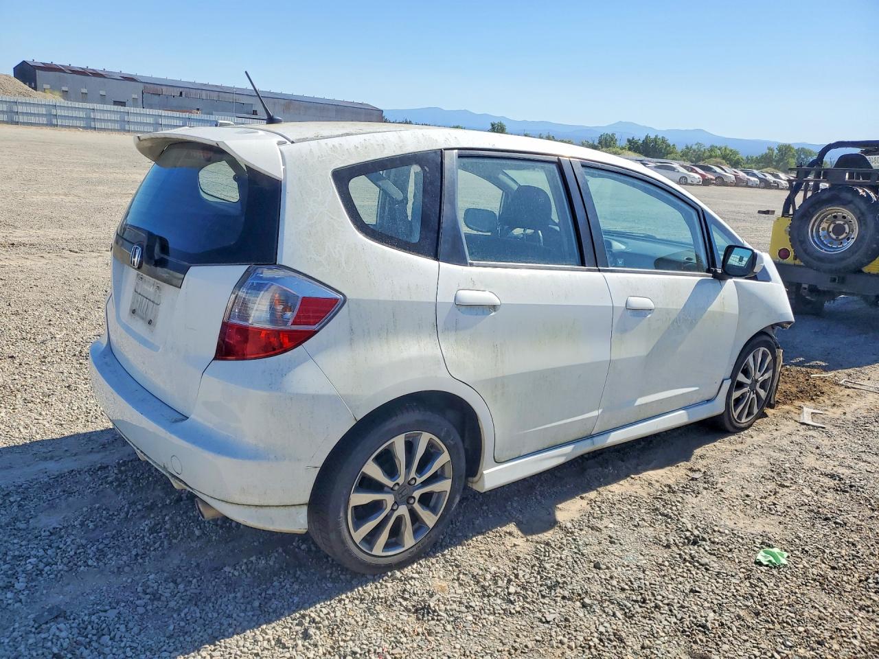 2013 Honda Fit Sport White vin: JHMGE8H5XDC073328