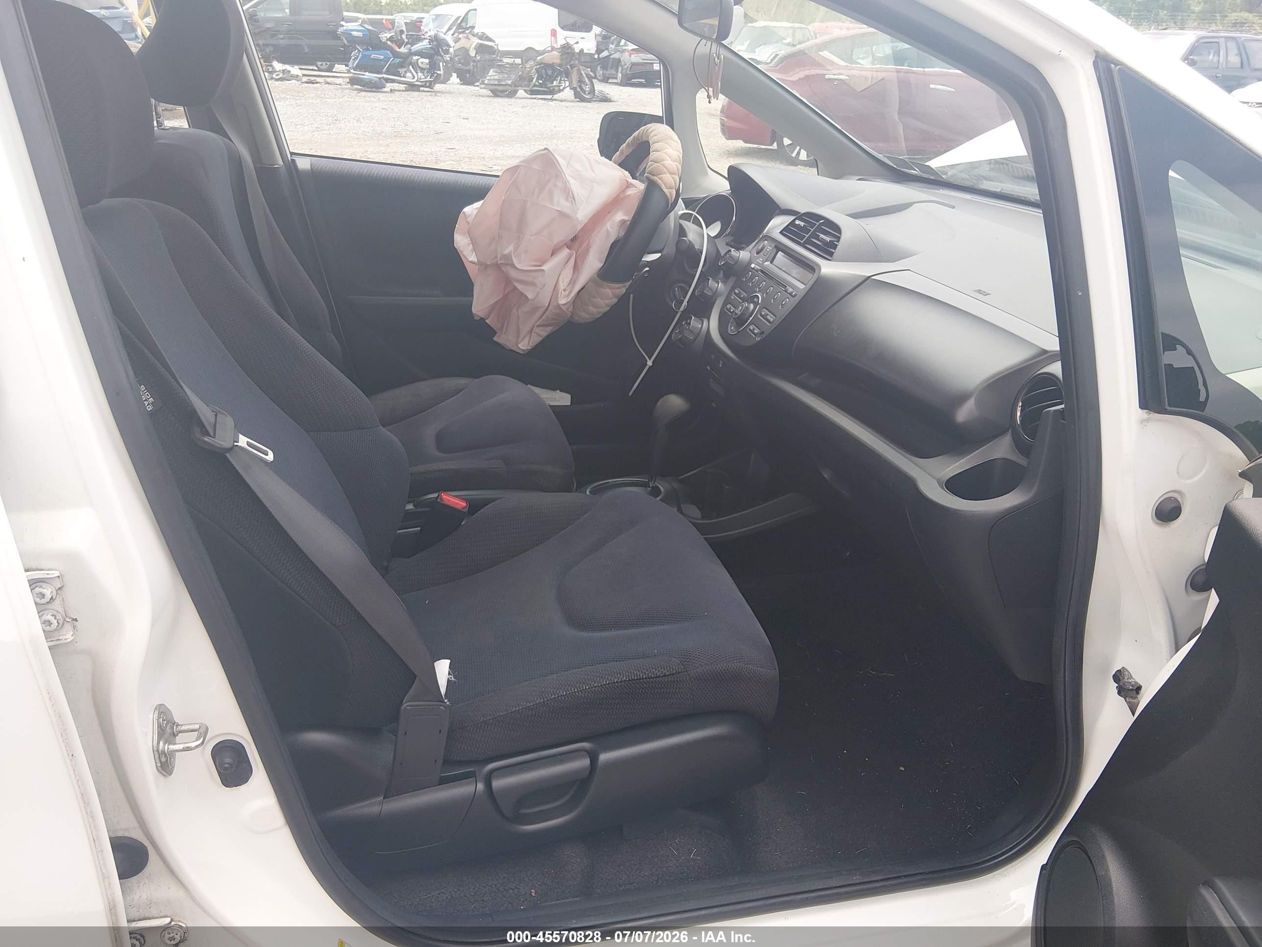 2013 Honda Fit Sport Белый vin: JHMGE8H5XDC080439